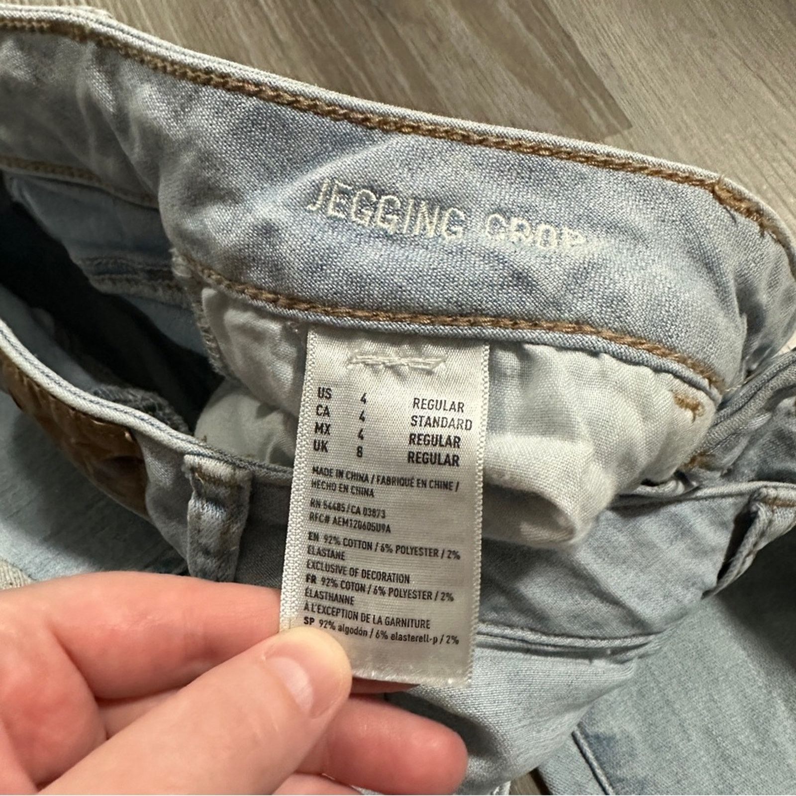 American Eagle Outfitters American Eagle Light Wash Mid Rise Cropped Jegging Jean Sz 4 Size 26" / US 2 / IT 38 - 7 Thumbnail