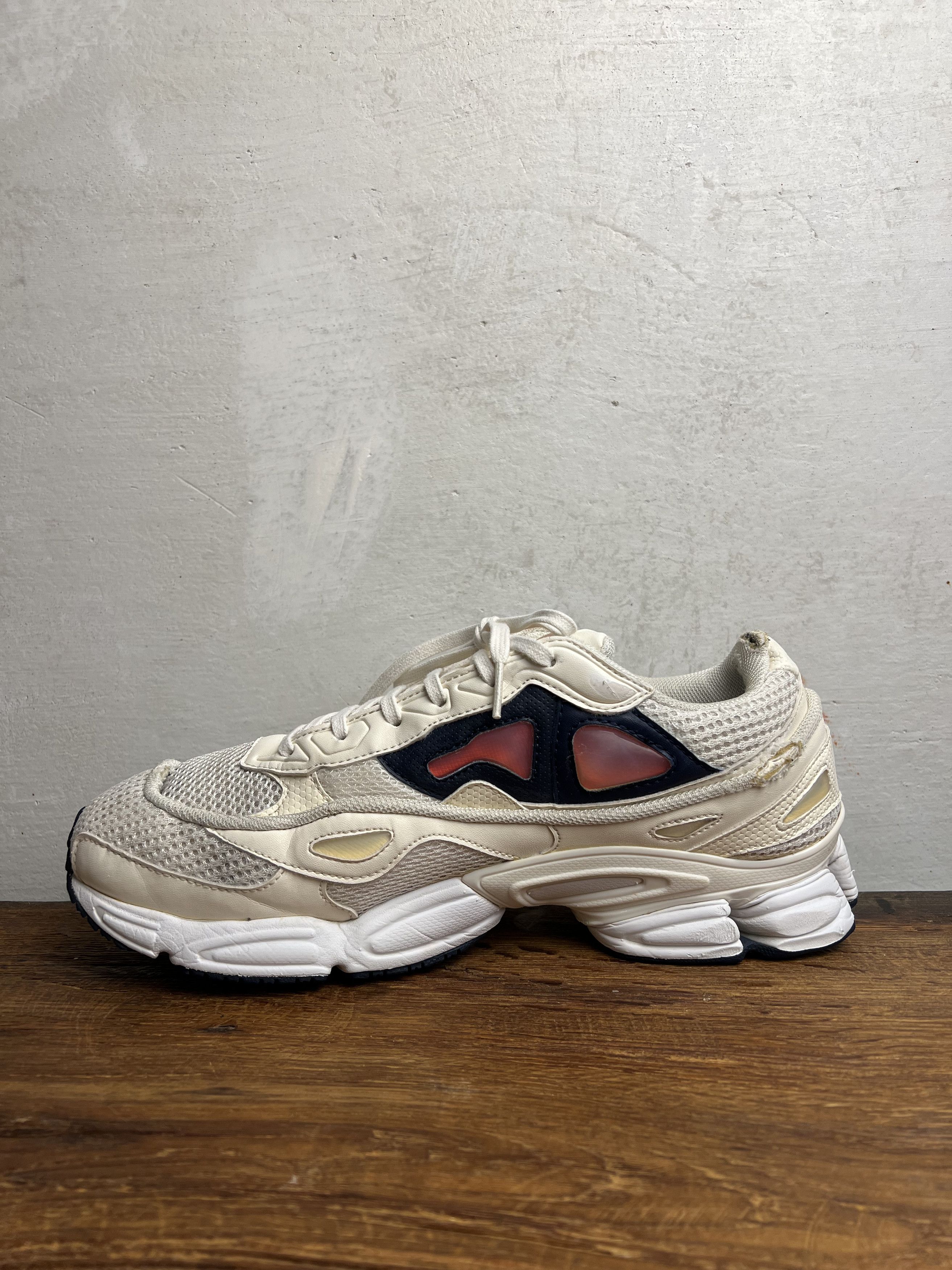 靴 Raf Shimons Adidas Ozweego Raf Simons x Adidas Ozweego Mirrored Ash - Size 7.5 - EE7946