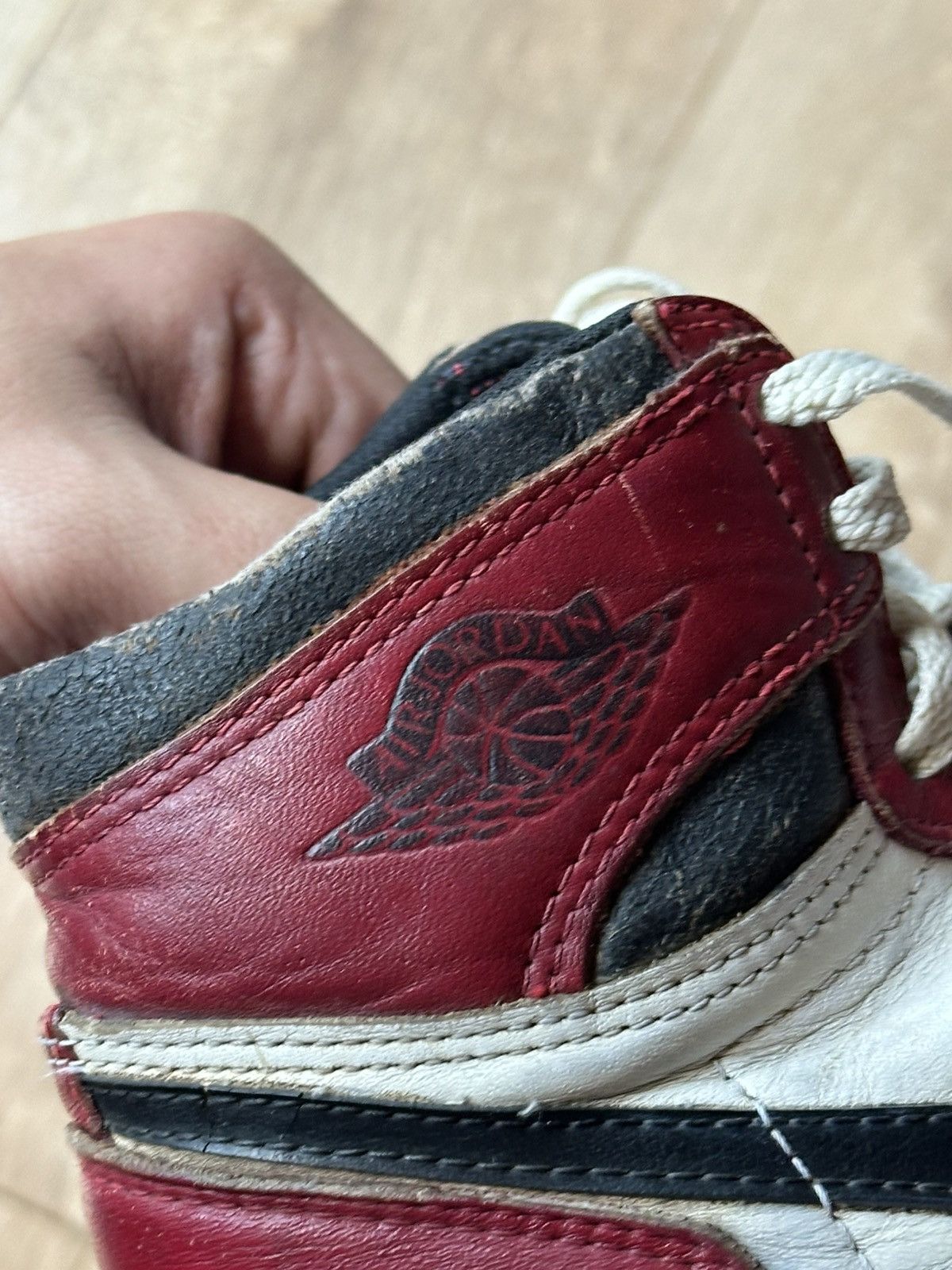 Jordan Brand 1985 Jordan 1 Chicago Resoled / Wearable Size US 8 / EU 41 - 7 Thumbnail