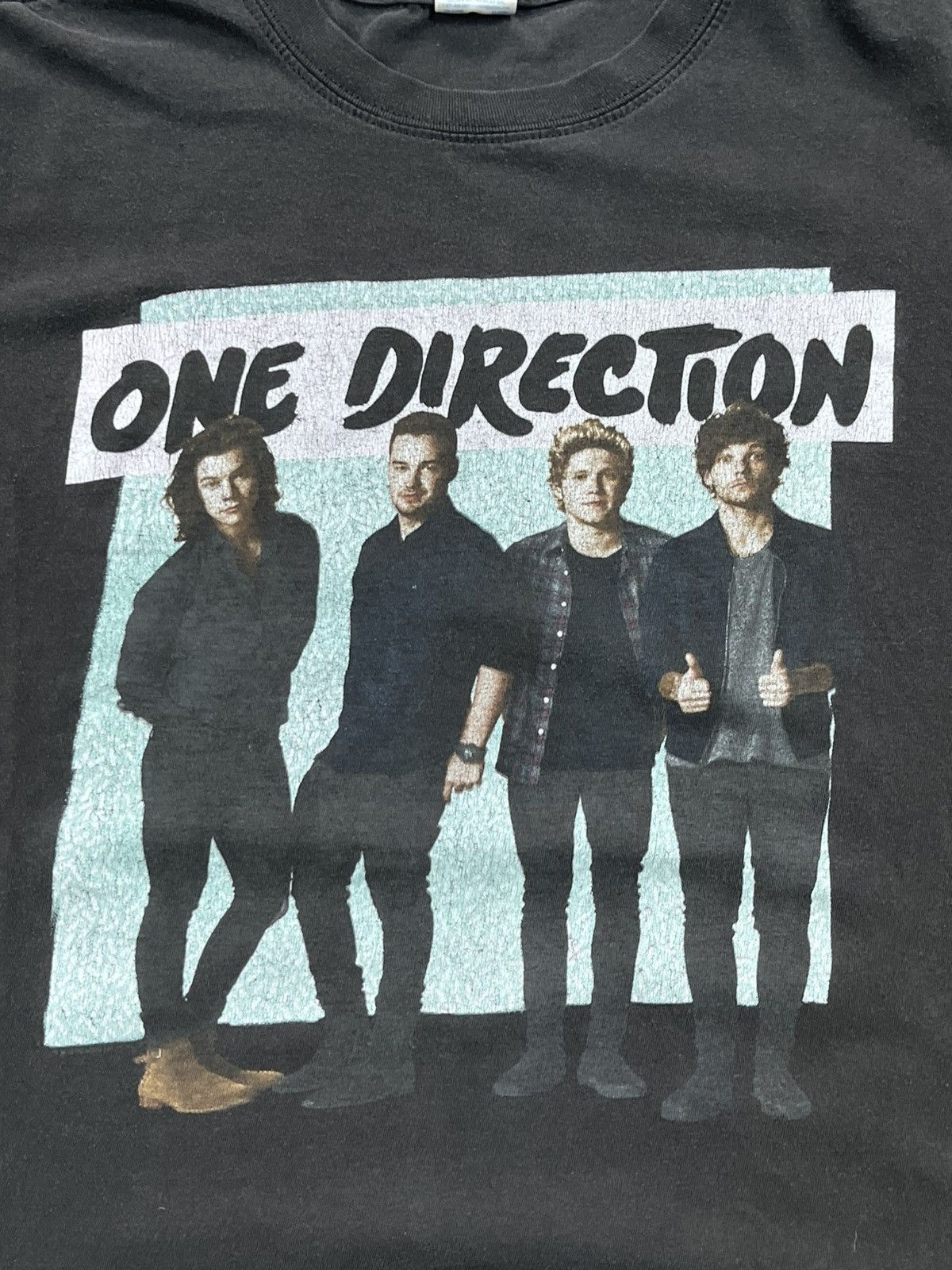 Band Tees Vintage Y2K One Direction faded logo tour tee size M Size US M / EU 48-50 / 2 - 2 Thumbnail