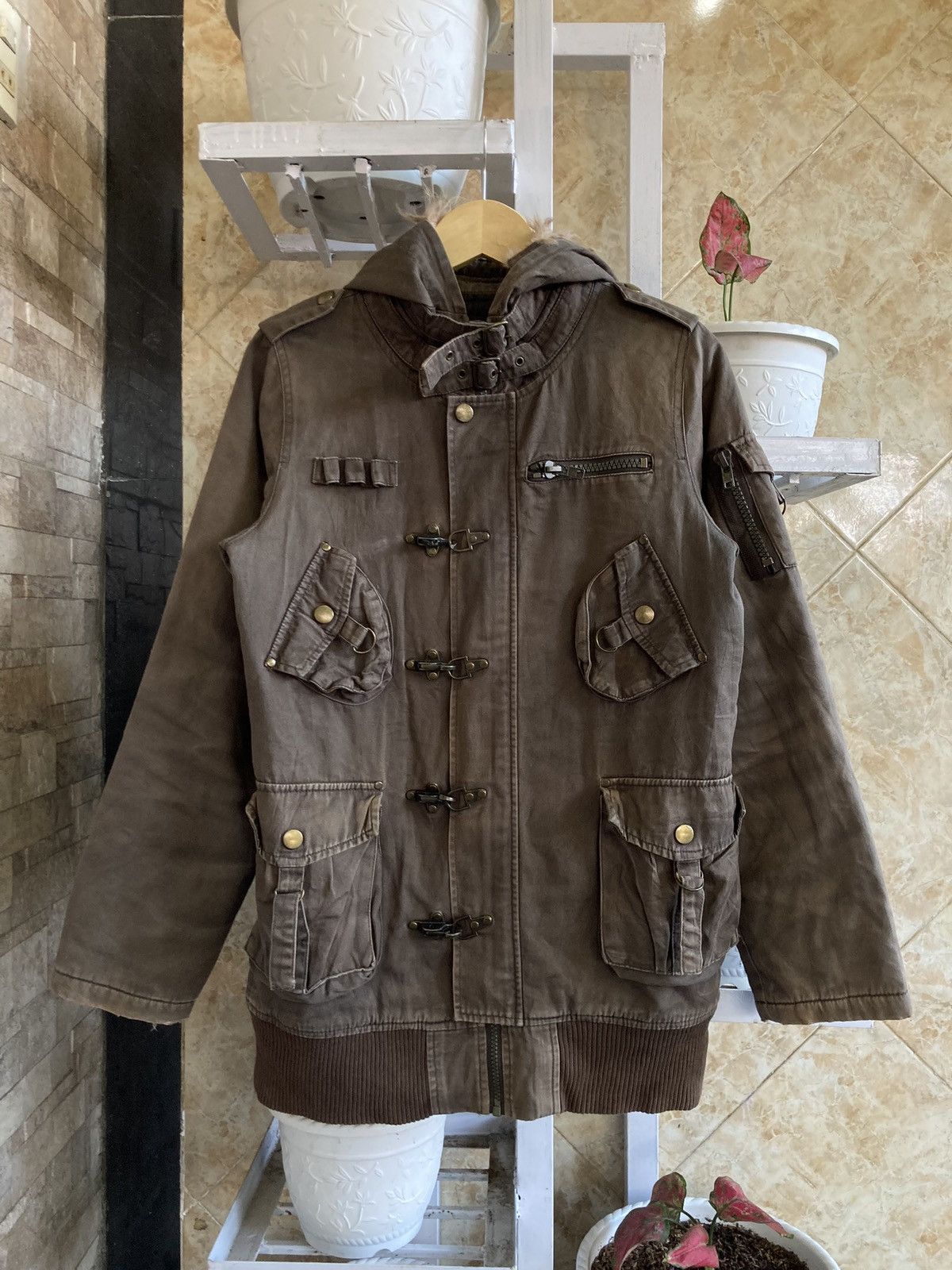 Le Grande Bleu (L.G.B.) ROTE ROSE - Bondage Bono Fur Apocalypse Cargo Faded Jacket Size US L / EU 52-54 / 3 - 2 Thumbnail