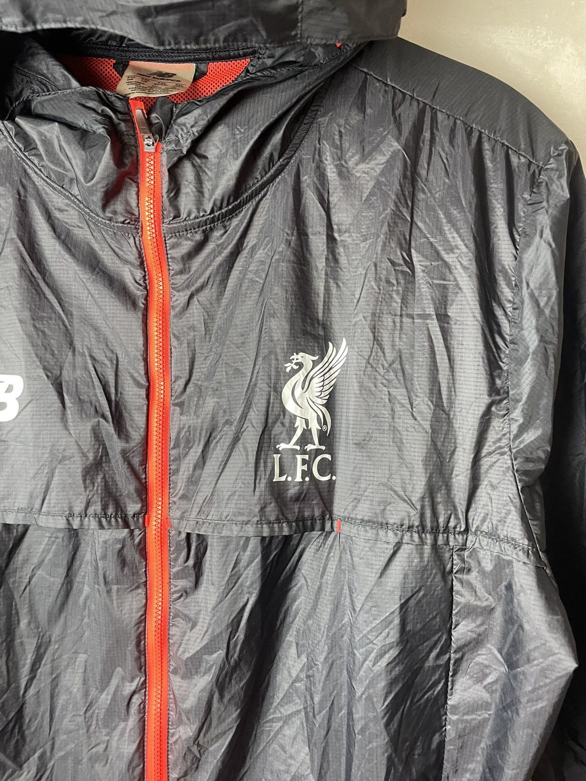 New Balance LIVERPOOL 2016/2017 FOOTBALL RAIN JACKET JERSEY NEW BALANCE Size US XXL / EU 58 / 5 - 5 Thumbnail