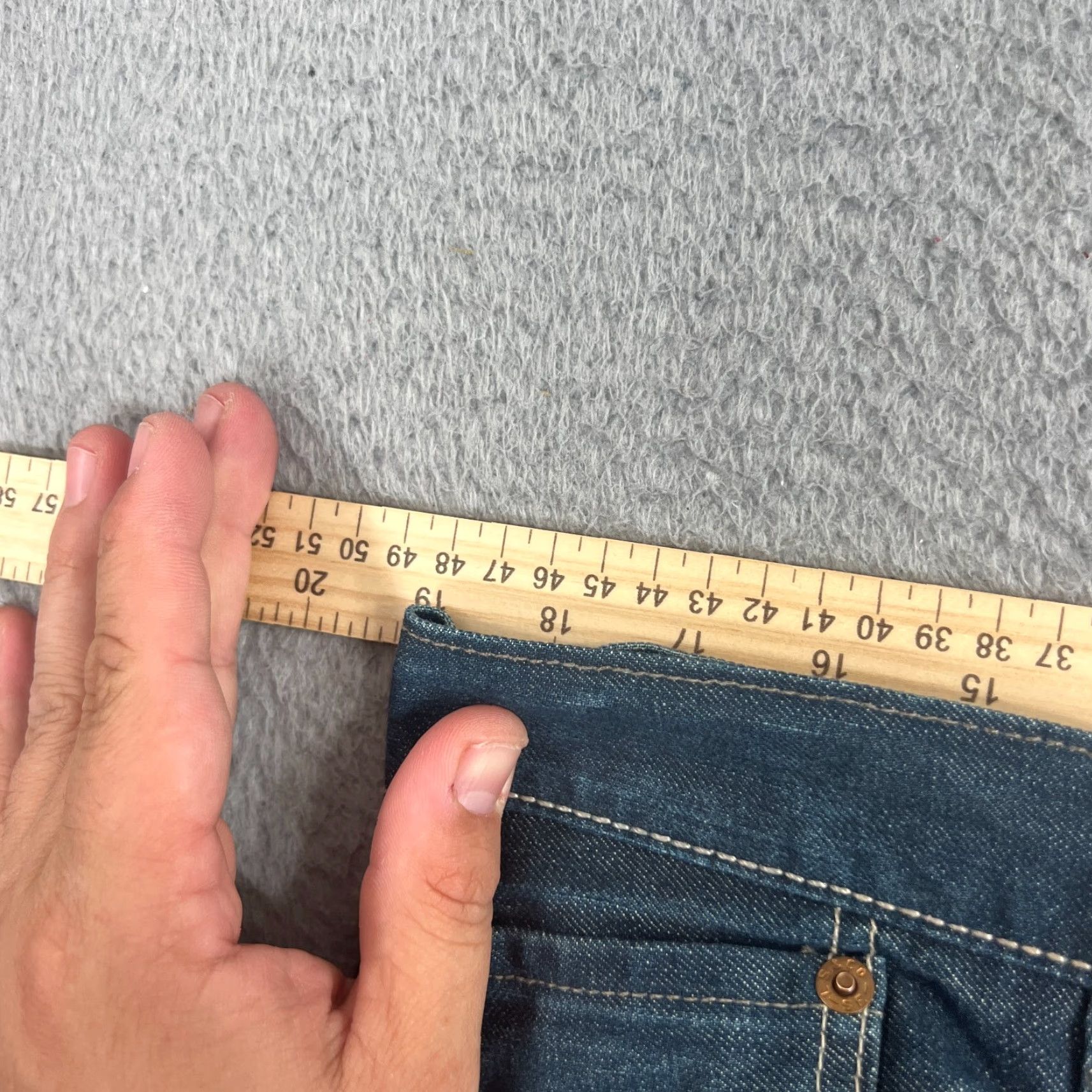 Levi's VINTAGE Levi's 501 Jeans Mens 38x33 Straight Fit Dark Wash Cotton 90s Y2K Streetwear Size US 38 / EU 54 - 4 Thumbnail
