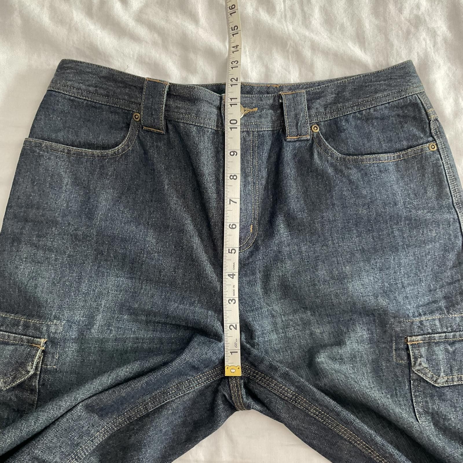 Duluth Trading Company duluth trading womens dark wash long baggy cargo jean shorts Size 30" / US 8 / IT 44 - 5 Thumbnail