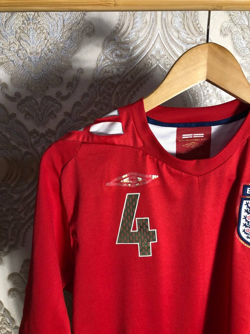 Umbro VINTAGE UMBRO ENGLAND LIVERPOOL SOCCER JERSEY RETRO Y2K 90s Size US L / EU 52-54 / 3 - 4 Thumbnail