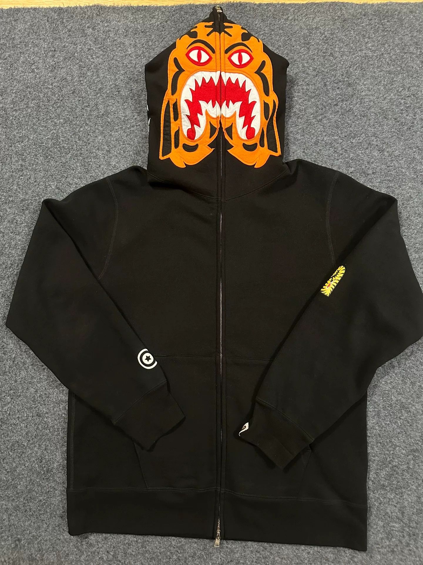 Bape Bape Multi Shark Sweatshirt Pullover Size US L / EU 52-54 / 3 - 1 Thumbnail