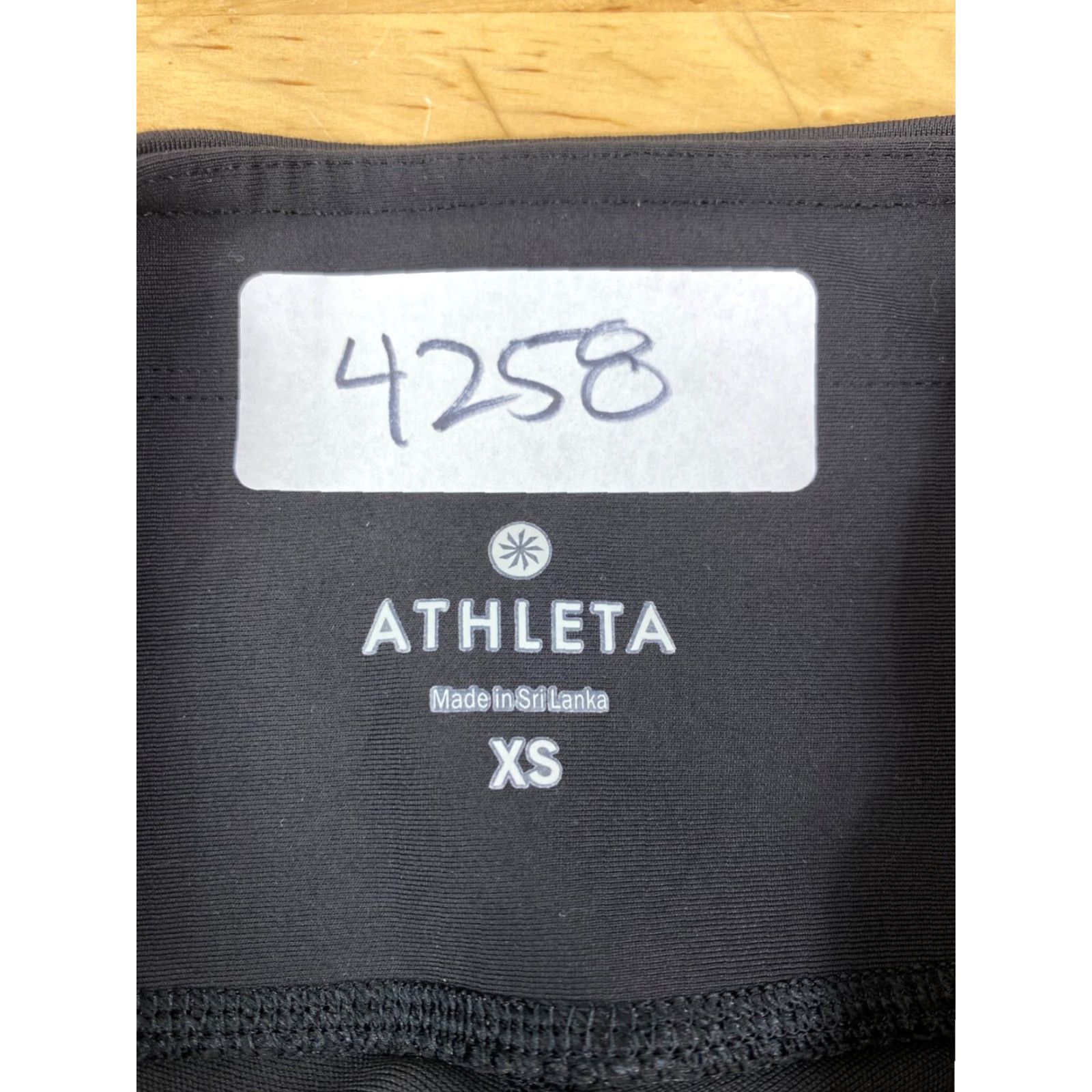 Athleta Athleta Leggings Capri XS Women Regular Color Blue Yoga Activewear Shoes? Size 26" / US 2 / IT 38 - 2 Thumbnail