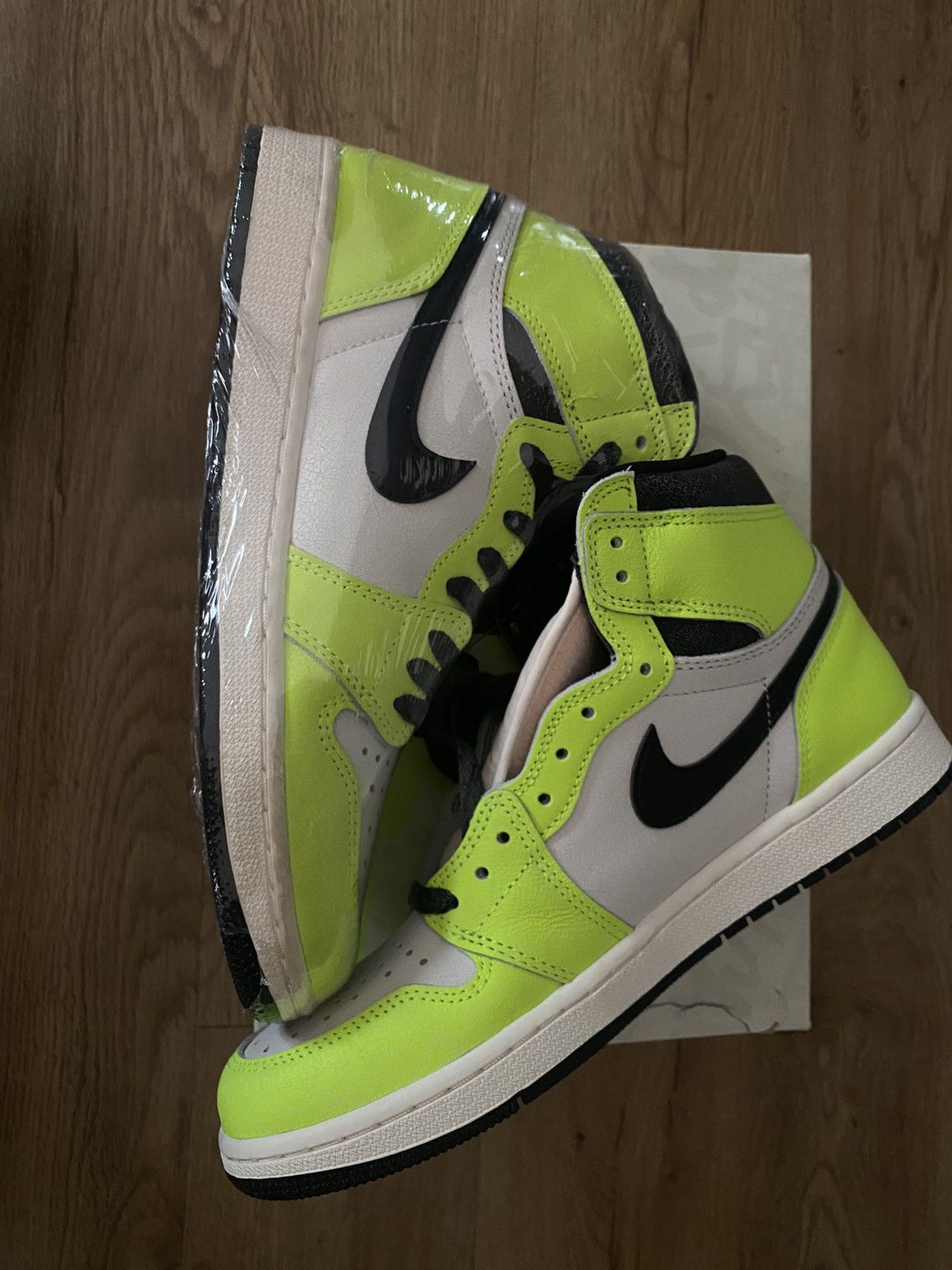 Nike Air Jordan 1 Retro High OG Visionaire Size US 8.5 / EU 41-42 - 3 Thumbnail