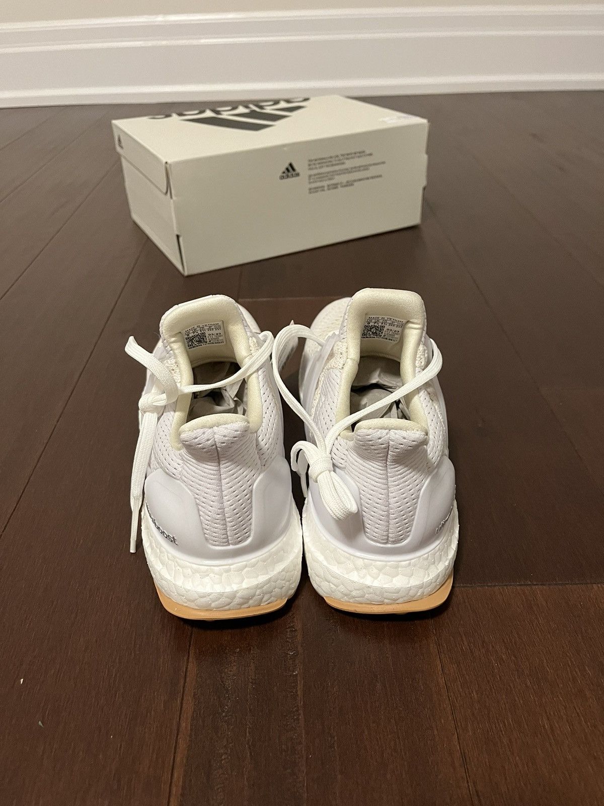 Adidas Adidas Ultraboost 1.0 white/gum US9W Size US 9 / IT 39 - 6 Thumbnail