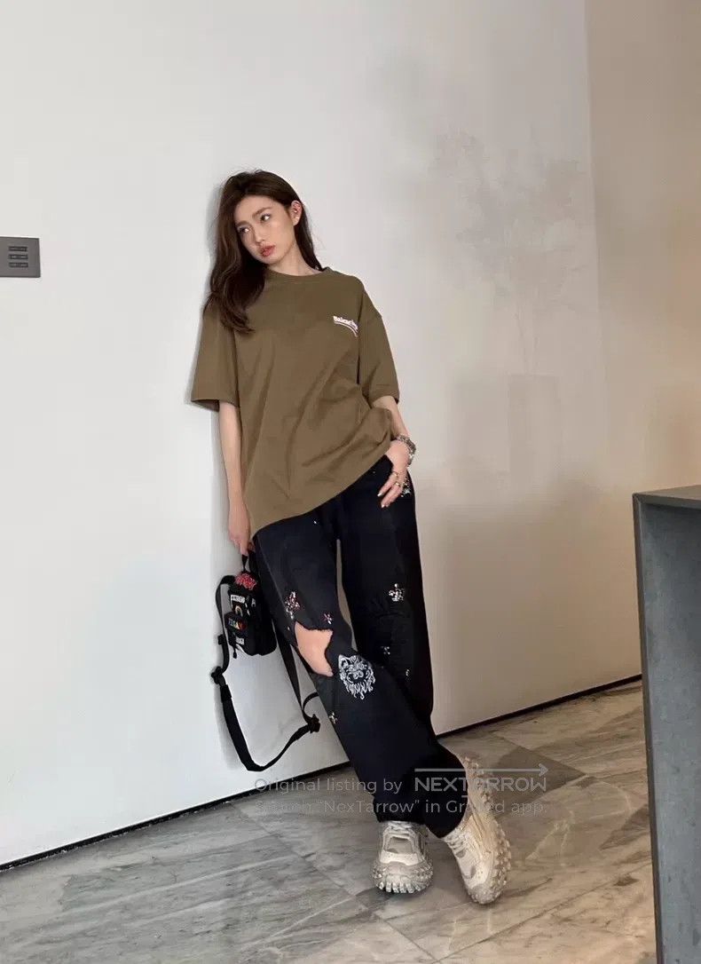 Balenciaga Balenciaga Embroidered Front and Back Wave Coke Logo Short Size US M / EU 48-50 / 2 - 9 Thumbnail