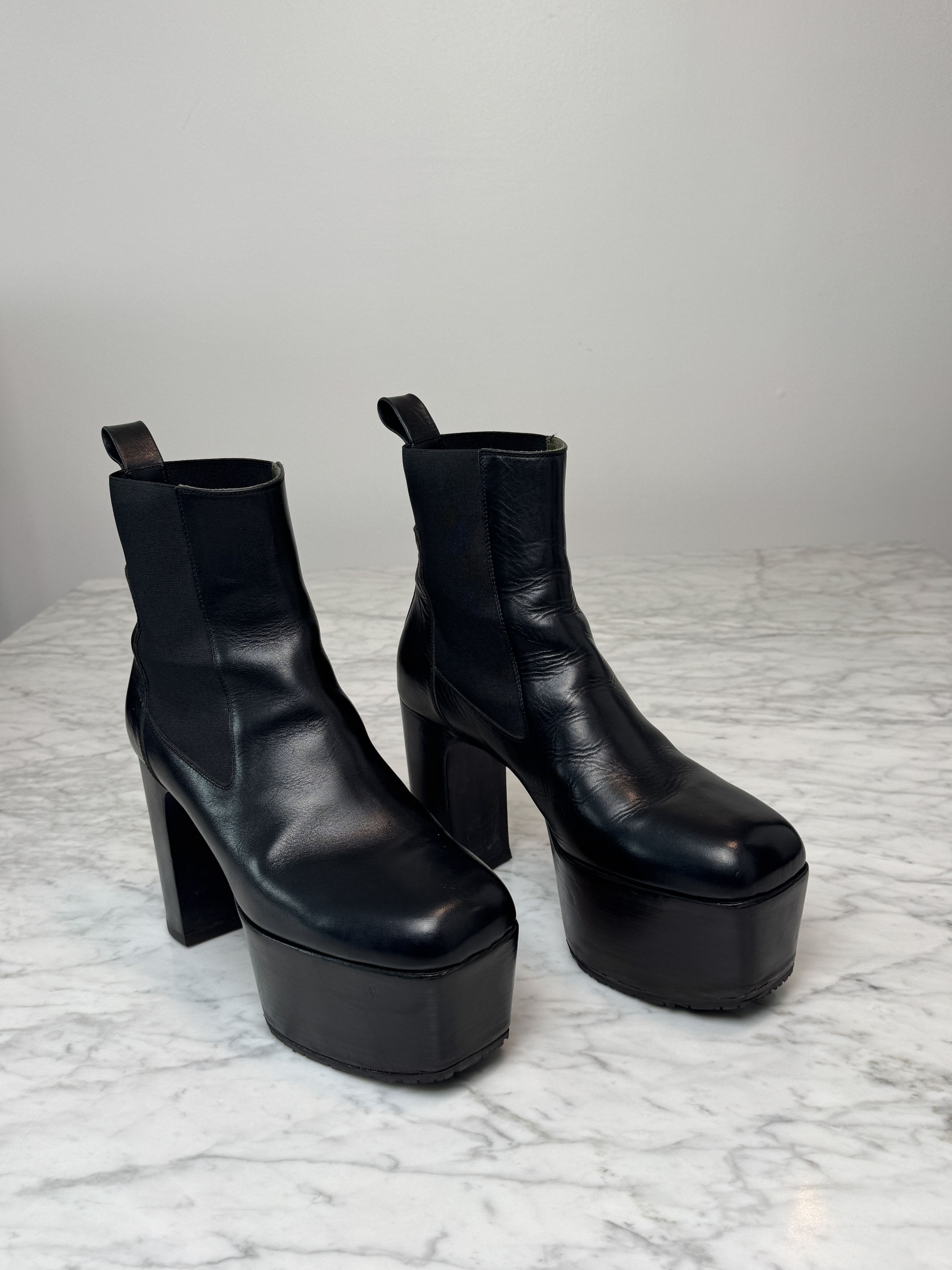 Kiss Boots