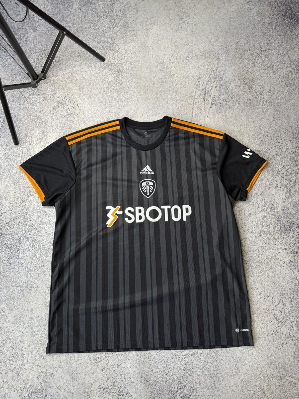 Adidas Adidas Leeds United Away Shirt 2021 Grey Short Sleeves Size US XXL / EU 58 / 5 - 1 Thumbnail