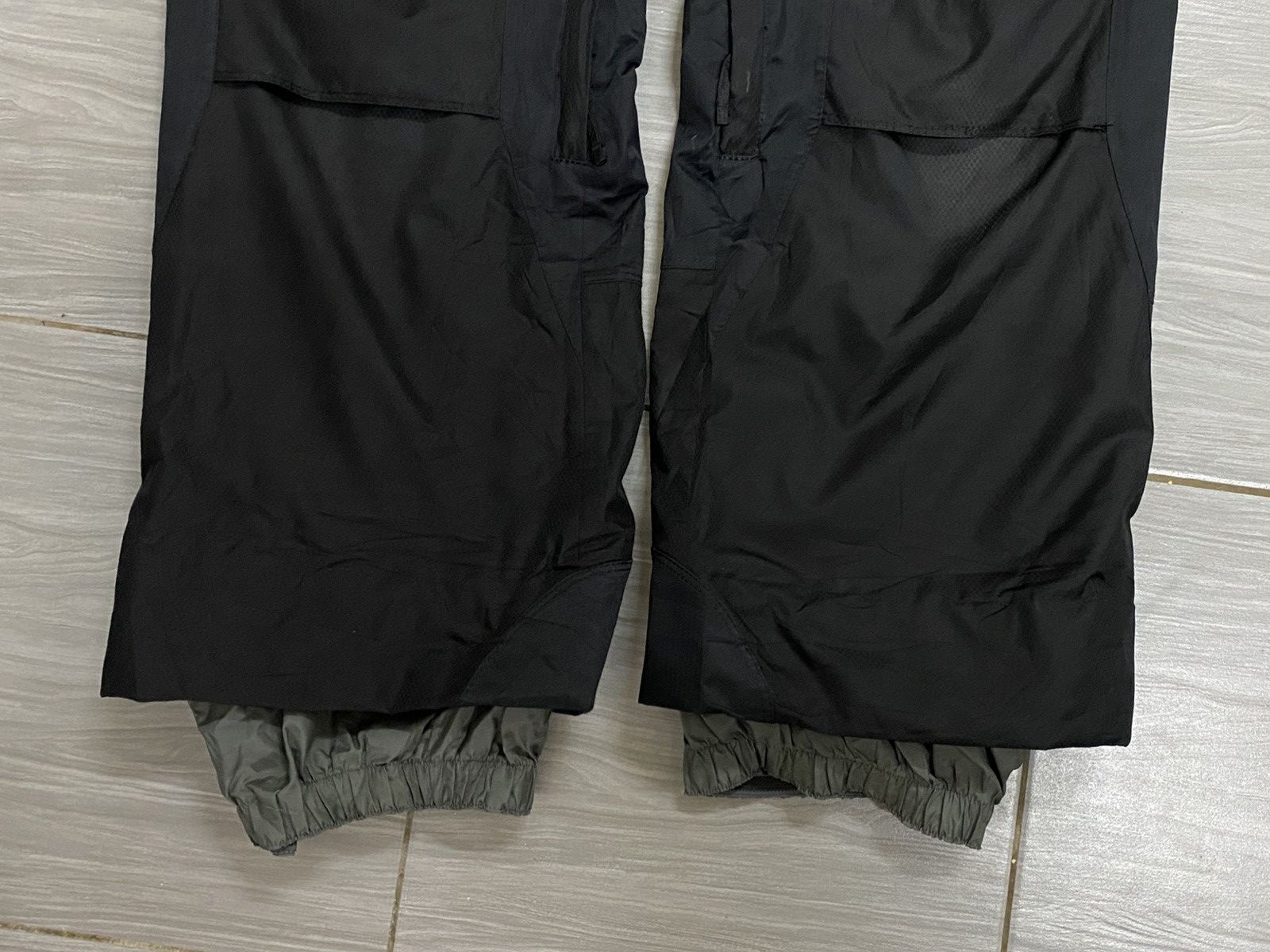 Salomon Vintage Salomon Archive Ski Pants Black Cargo Techwear Size US 34 / EU 50 - 5 Thumbnail