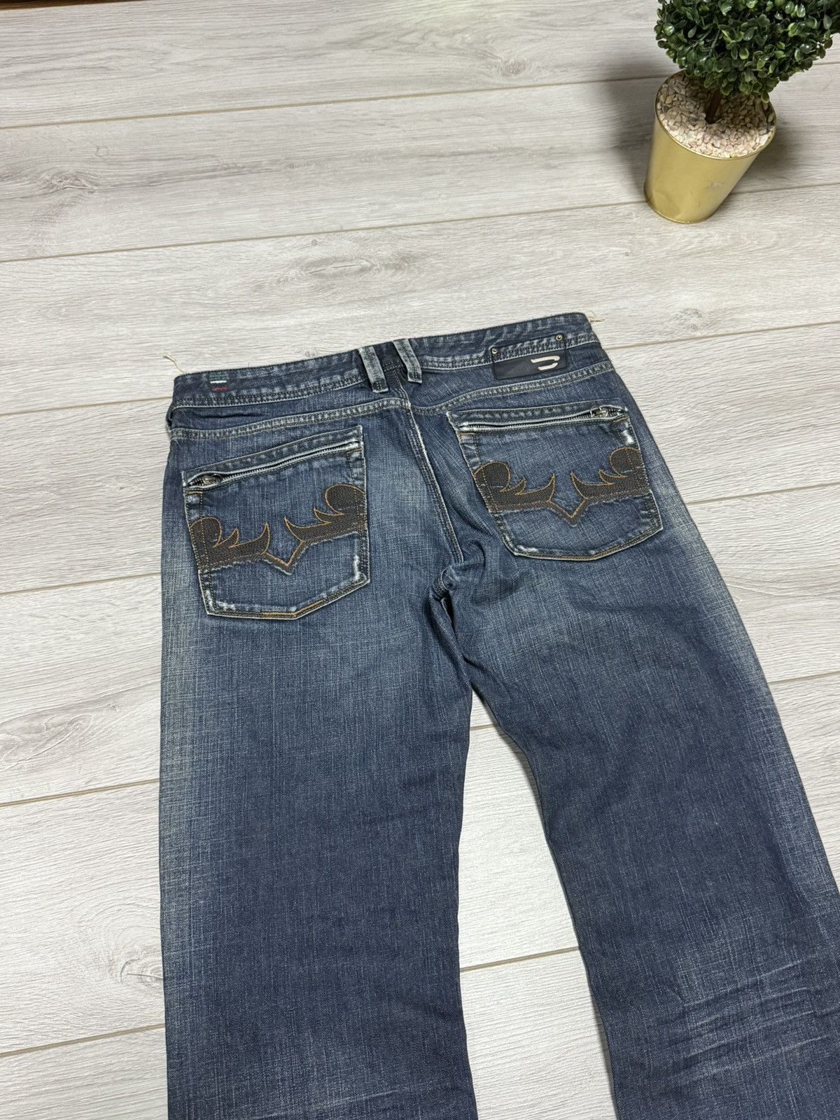 Diesel VINTAGE flare Y2K DIESEL YARIK LOGO DISTRESSED JEANS 34 Size US 34 / EU 50 - 1 Thumbnail