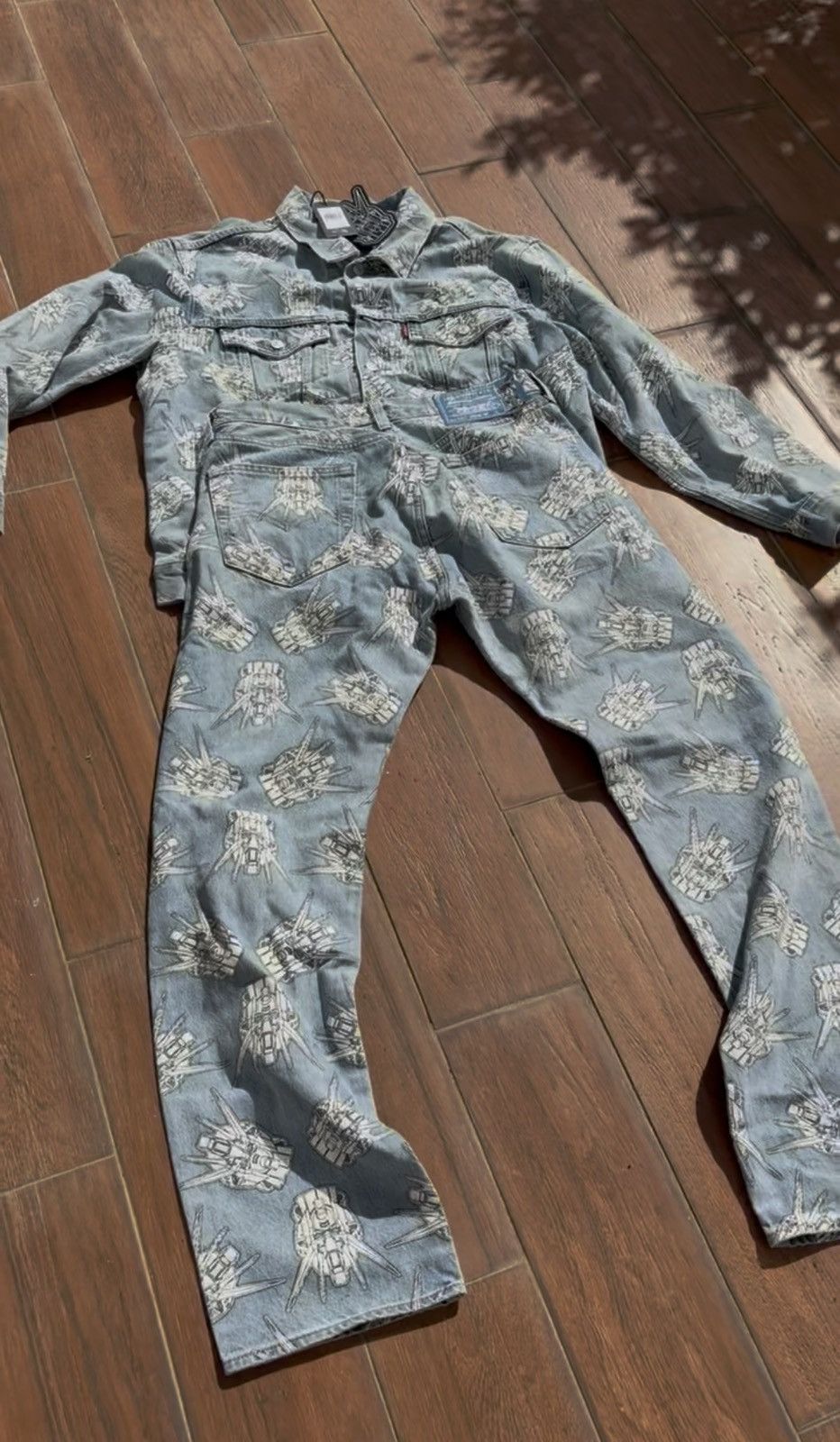 Levi's LEVIS X GUNDAM (ONE SET) Size US M / EU 48-50 / 2 - 1 Thumbnail