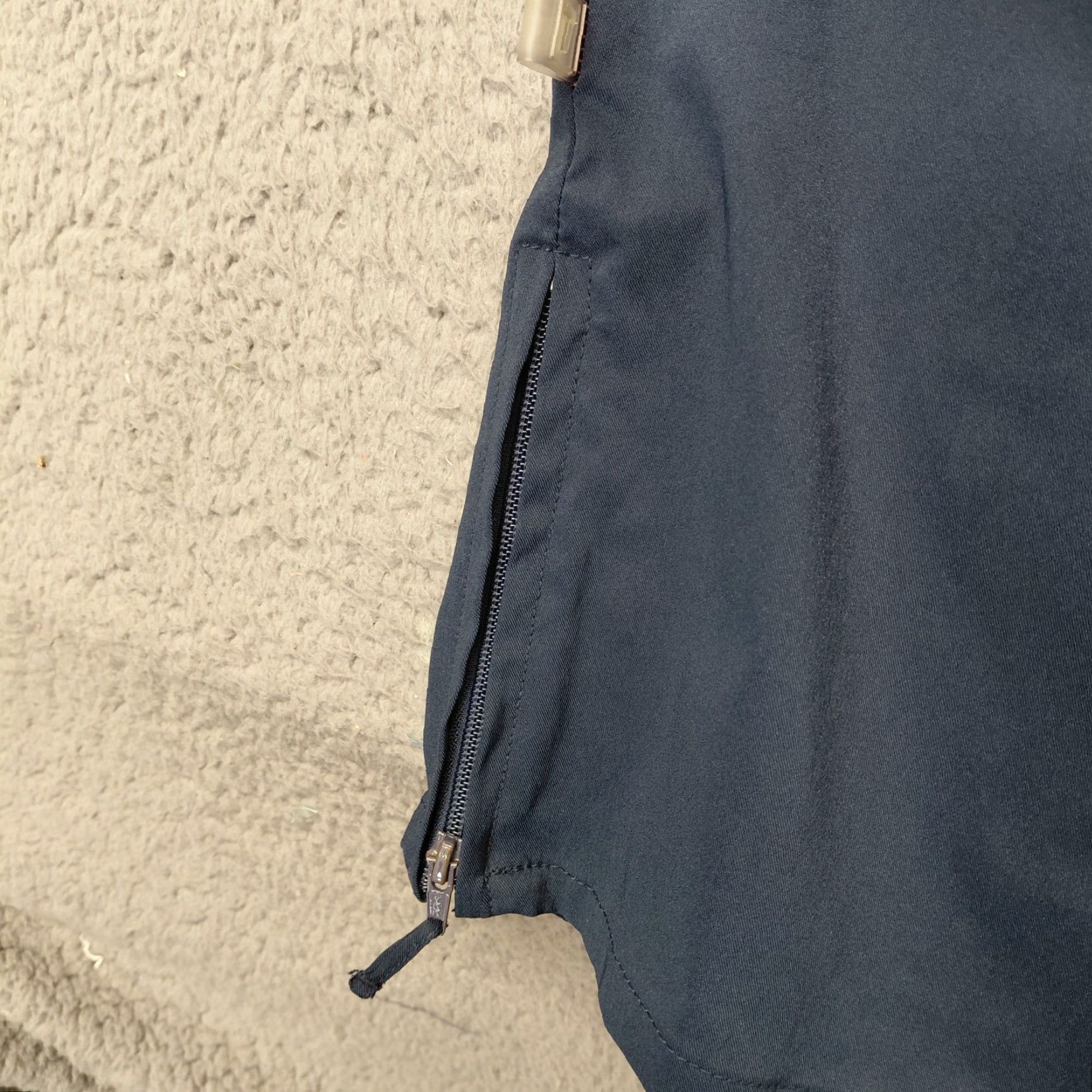 Tommy Hilfiger VINTAGE Tommy Hilfiger Pants Mens 34W/32L Blue Reinforced Knees Zip Legs 30x31 Classic Chino Size US 34 / EU 50 - 7 Thumbnail