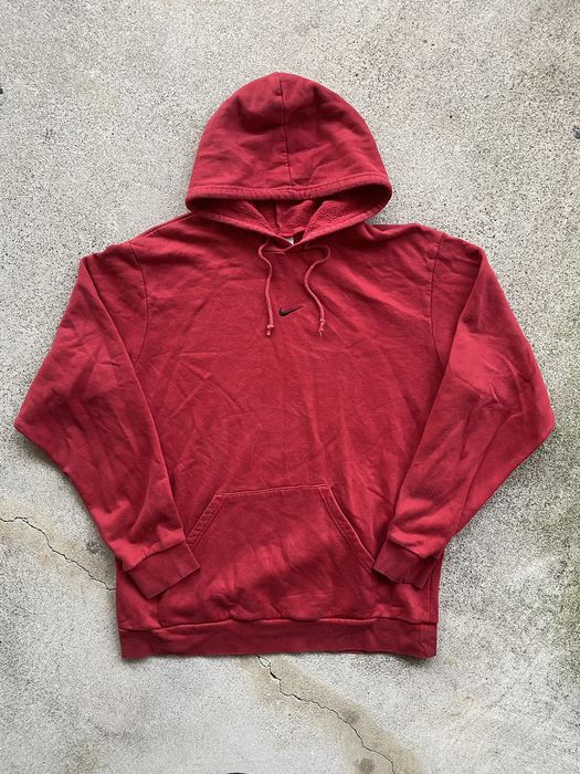 Nike hoodie discount swoosh in middle