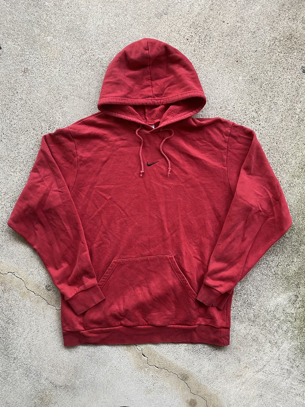 Image of Y2K Nike Center Swoosh Middle Check Hoodie in Red, Men's (Size XL)