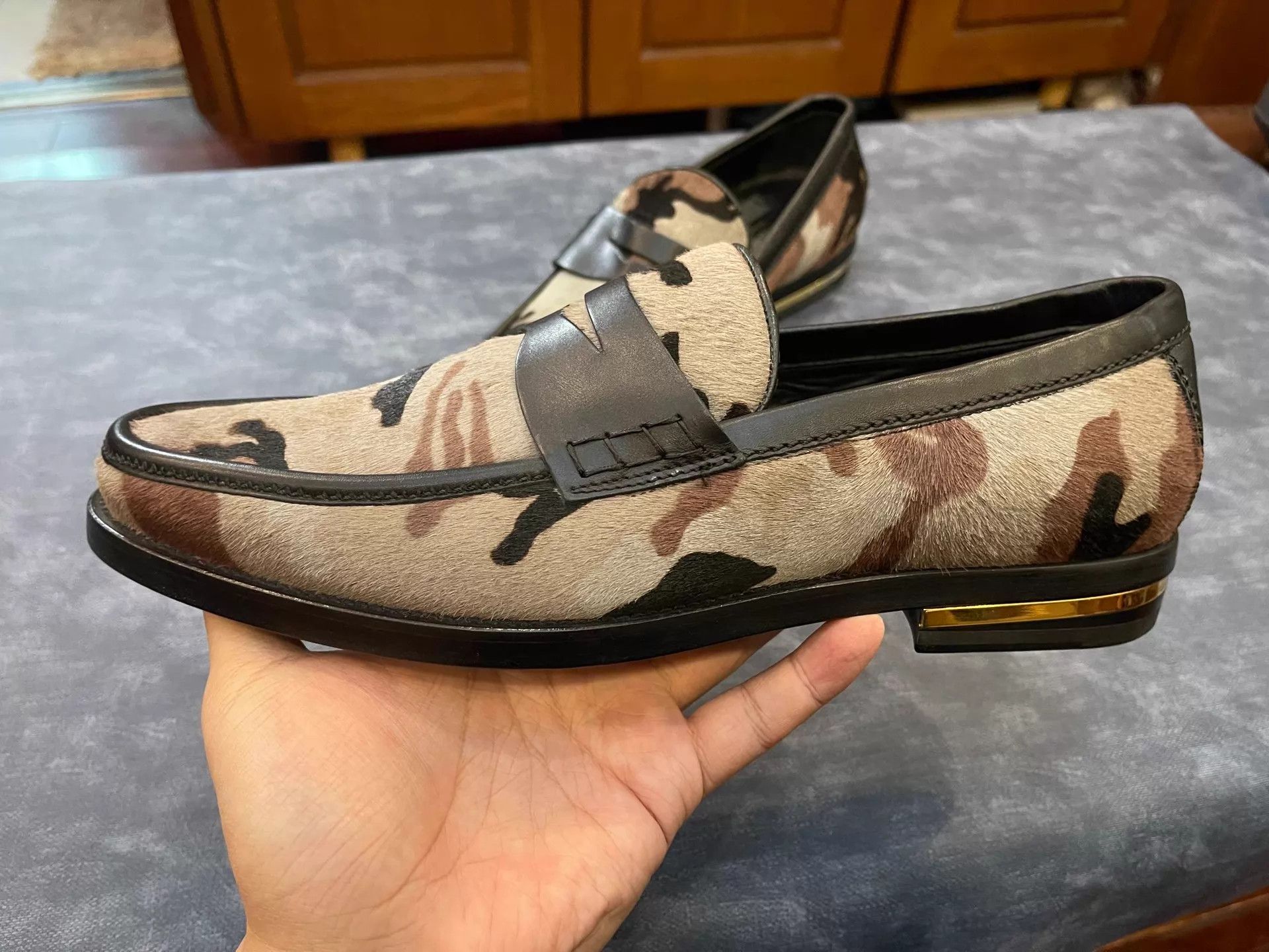 Versace Versace Shearling Camo Loafer 40 Sand Size US 7 / EU 40 - 2 Thumbnail