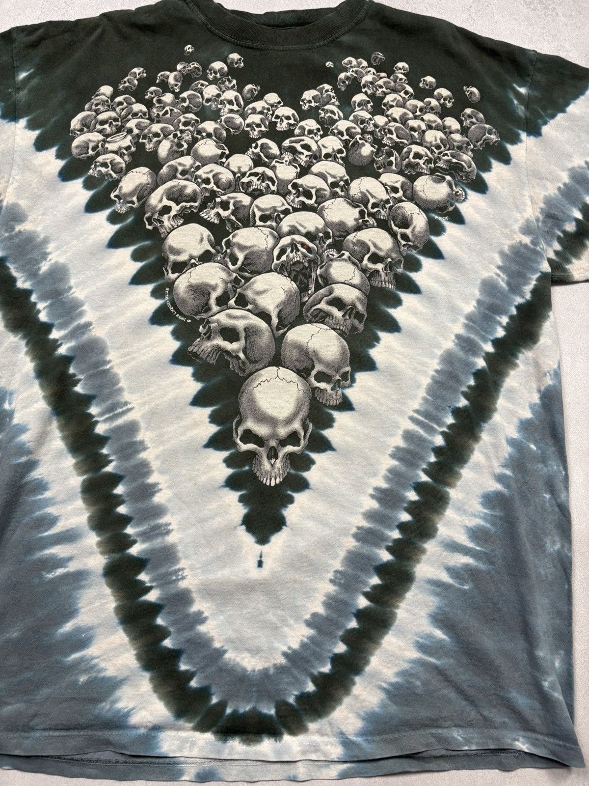 Vintage Vintage 1998 Disney Liquid Blue Skull Tie Dye T Shirt AOP XL Size US XL / EU 56 / 4 - 5 Thumbnail