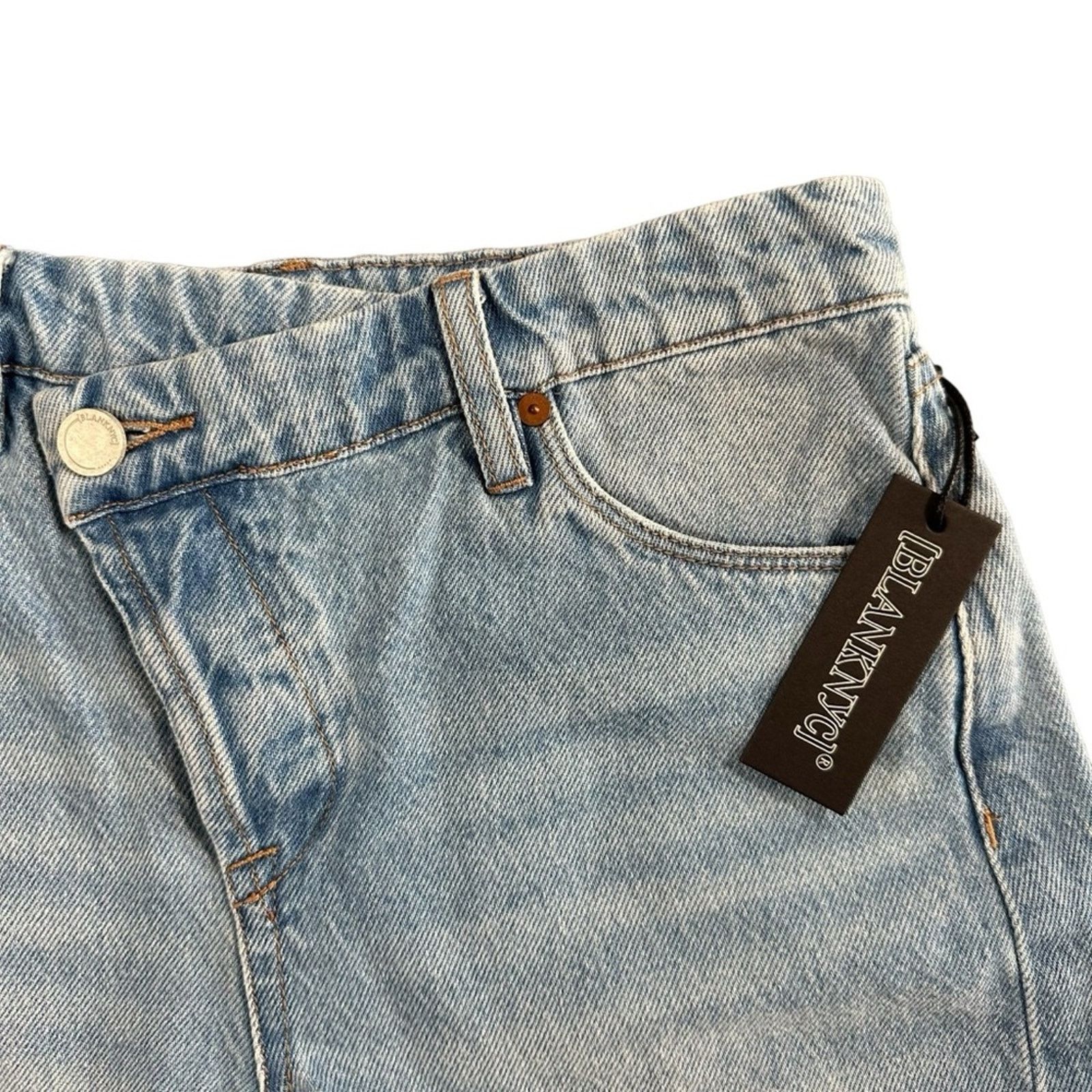 BLANKNYC BLANKNYC Light Wash Overlap Fly Cut Off Mom Shorts Size 25 Size 25" / US 0 / IT 36 - 6 Thumbnail