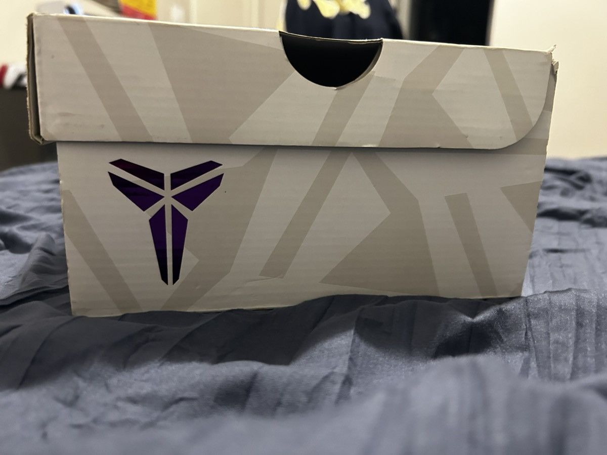 Nike Kobe 9 EM unleashed Size US 10 / EU 43 - 11 Thumbnail