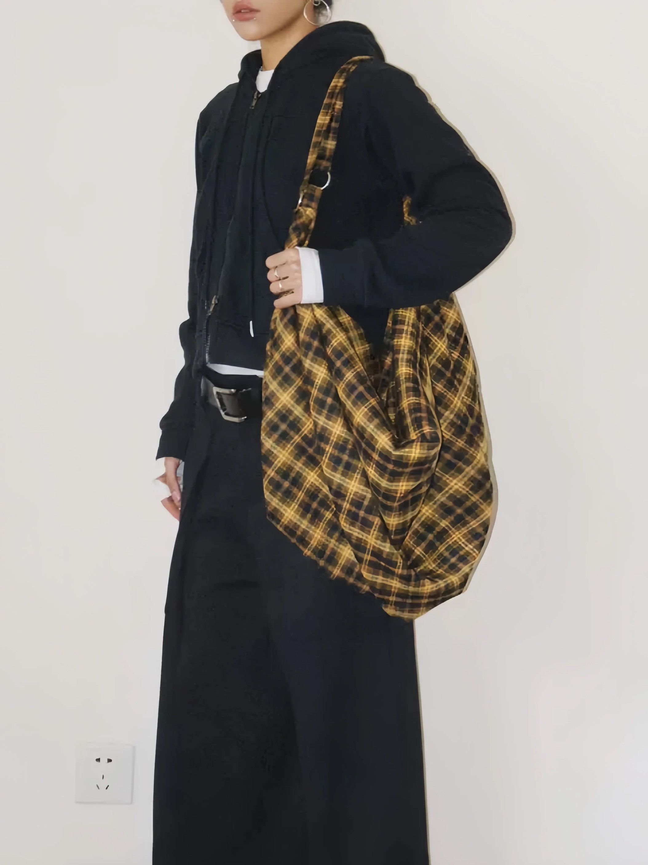 Japanese Brand Vintage Plaid Large Capacity Canvas Cotton Crossbody Bag Size ONE SIZE - 1 Thumbnail