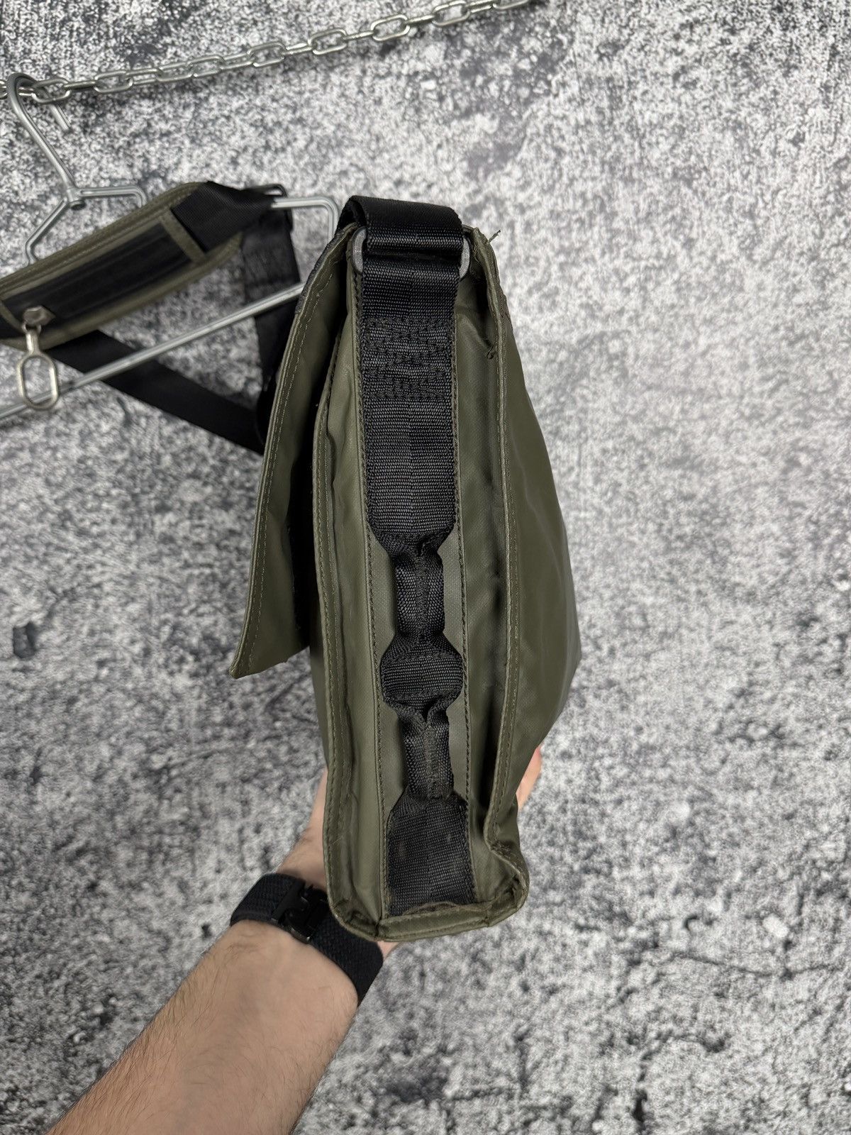Diesel Vintage Diesel Messenger Bag Crossbody Y2K Streetwear Size ONE SIZE - 9 Thumbnail