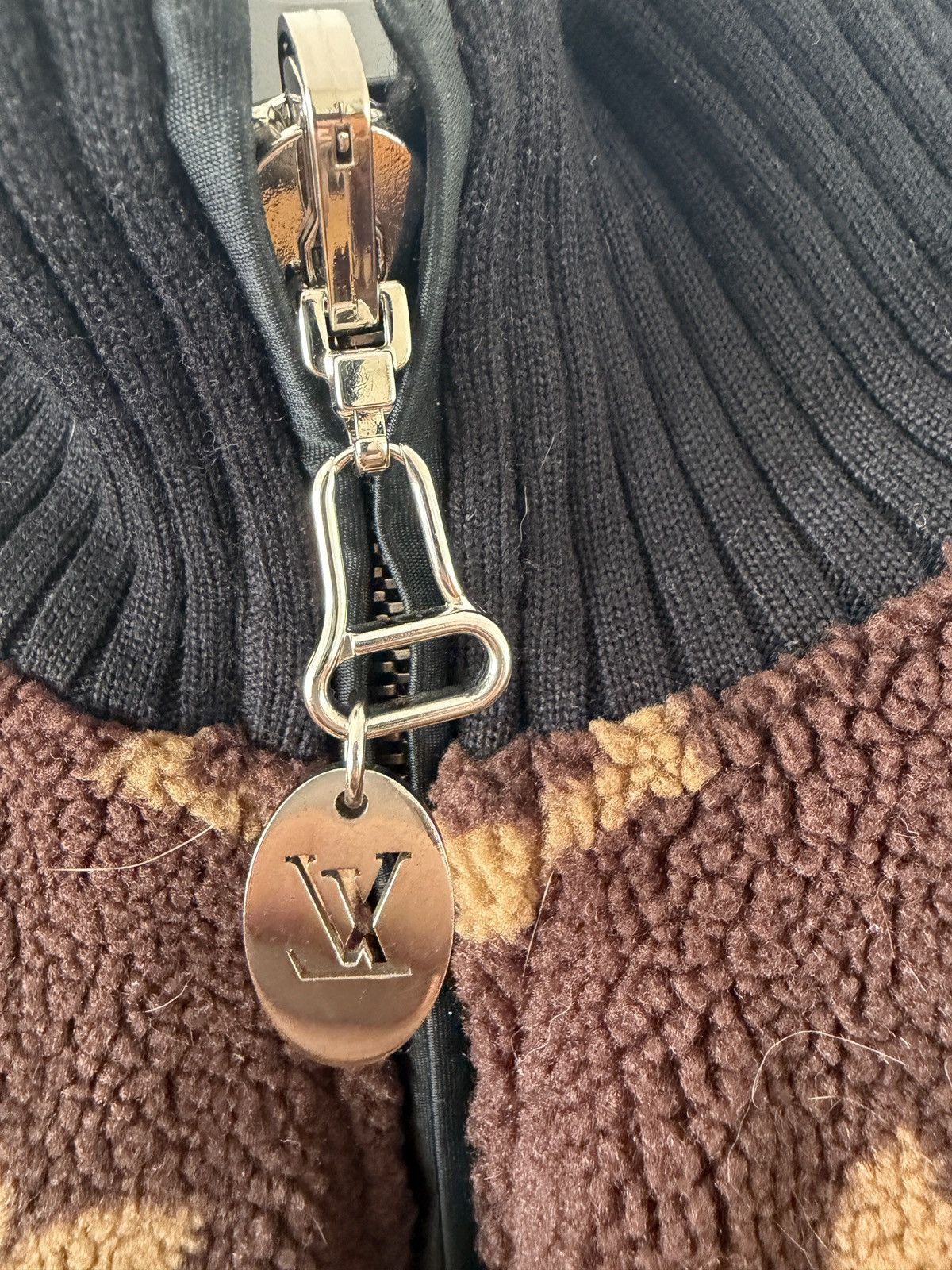 Louis Vuitton LOUIS VUITTON REVERSIBLE BOA JACKET Size M / US 6-8 / IT 42-44 - 7 Thumbnail