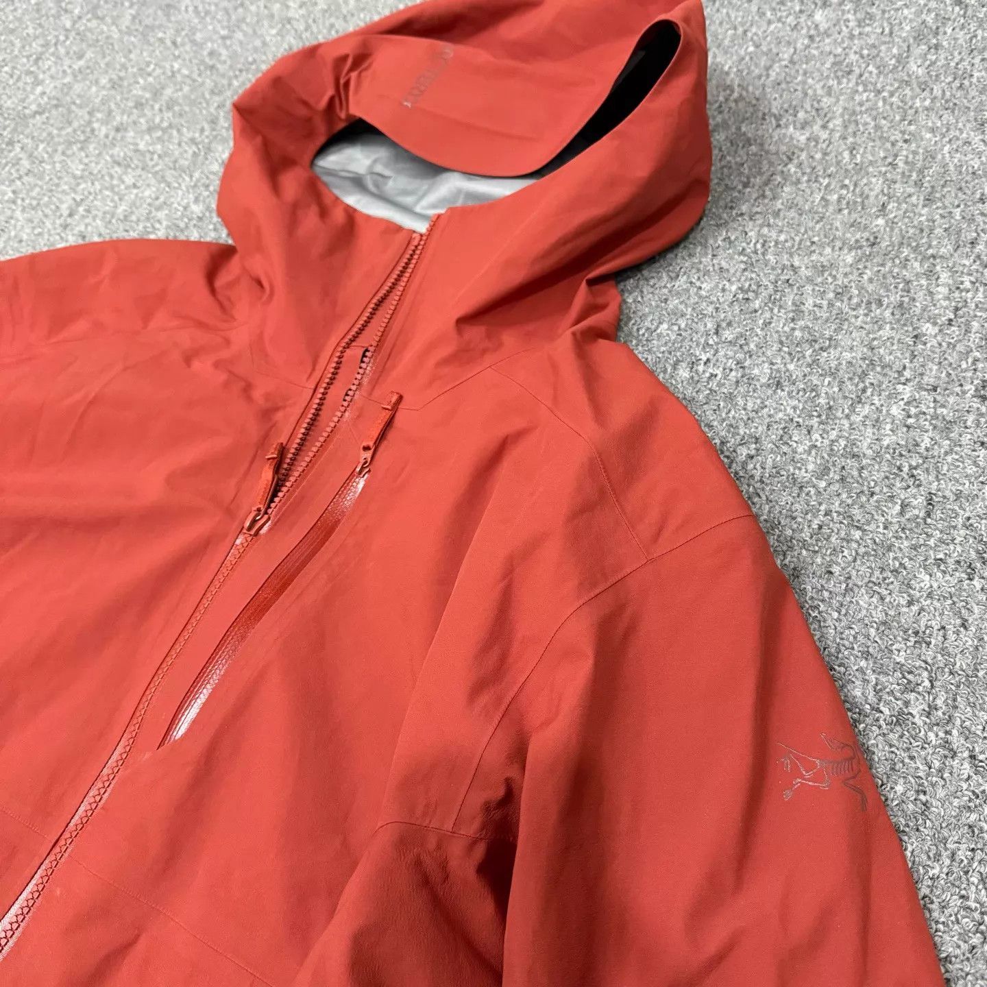 Arc'teryx Arcteryx Sandstone Red Hooded Jacket L 99 New Size US L / EU 52-54 / 3 - 3 Thumbnail