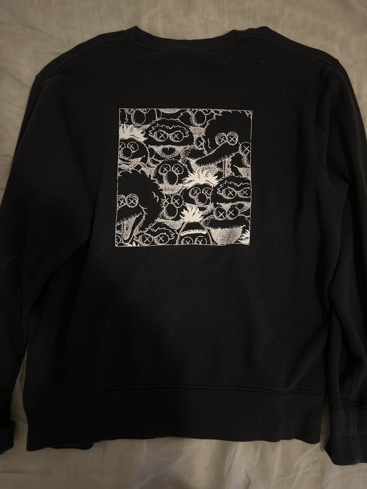 Kaws × Uniqlo Kaws x Uniqlo x Sesame Street Crewneck Size US M / EU 48-50 / 2 - 2 Thumbnail
