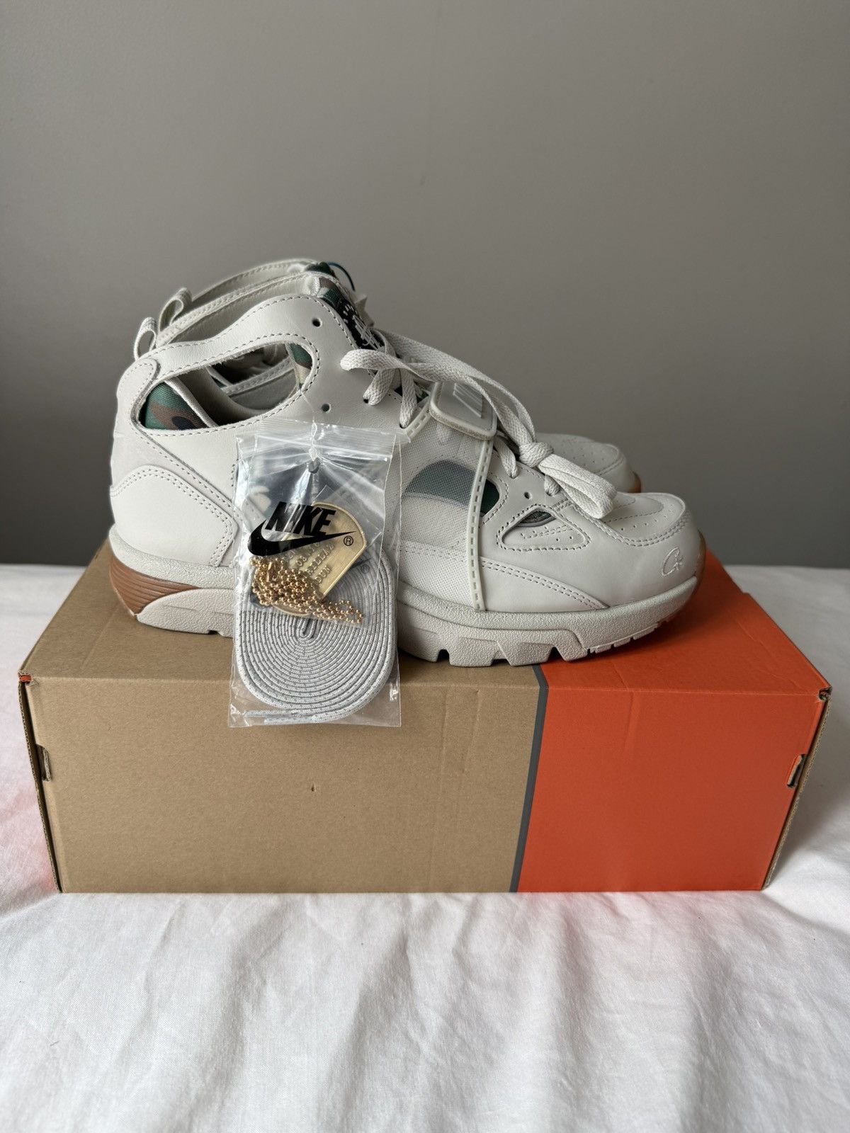Corteiz × Nike NIKE CORTEIZ AIR HUARACHE TRAINERS Size US 9.5 / EU 42-43 - 3 Thumbnail