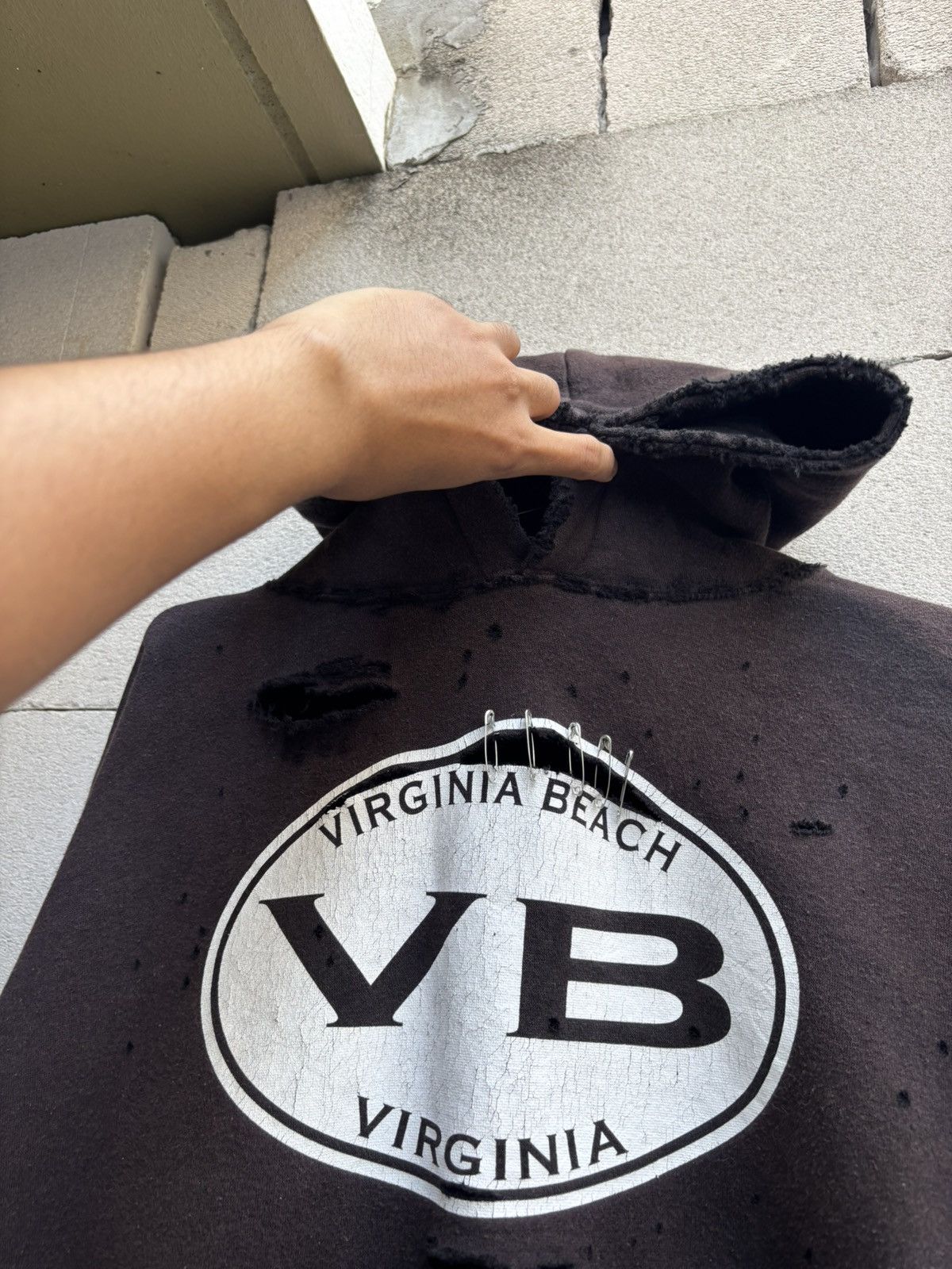 Vintage Thrashed Virginia Beach Faded Distressed Hoodie Size US XL / EU 56 / 4 - 9 Thumbnail