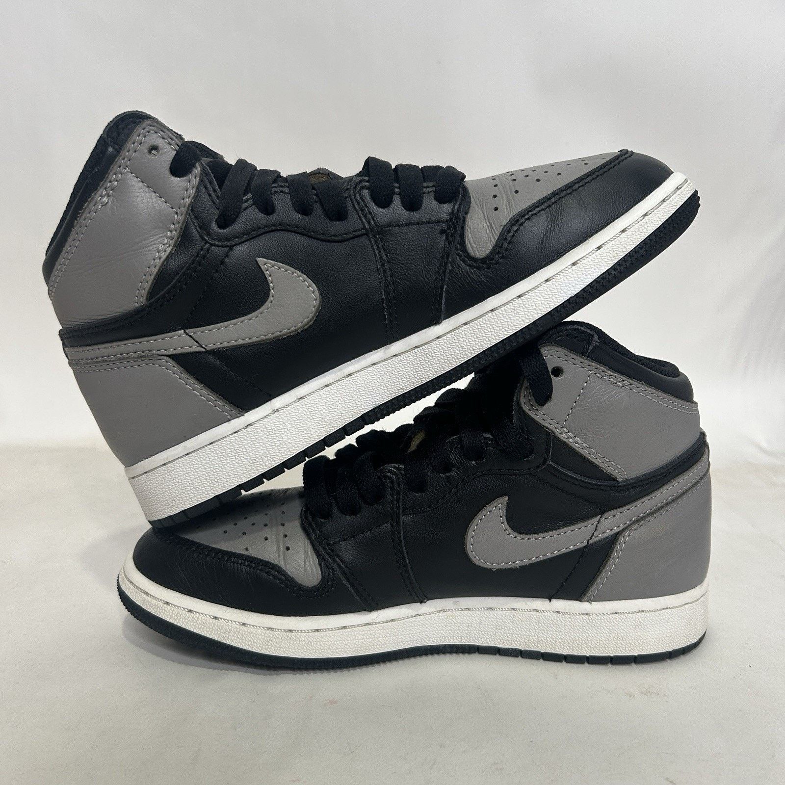 Jordan Brand Nike Air Jordan 1 High OG Retro GS “Shadow” 2018 Size US 5.5 / IT 35.5 - 3 Thumbnail