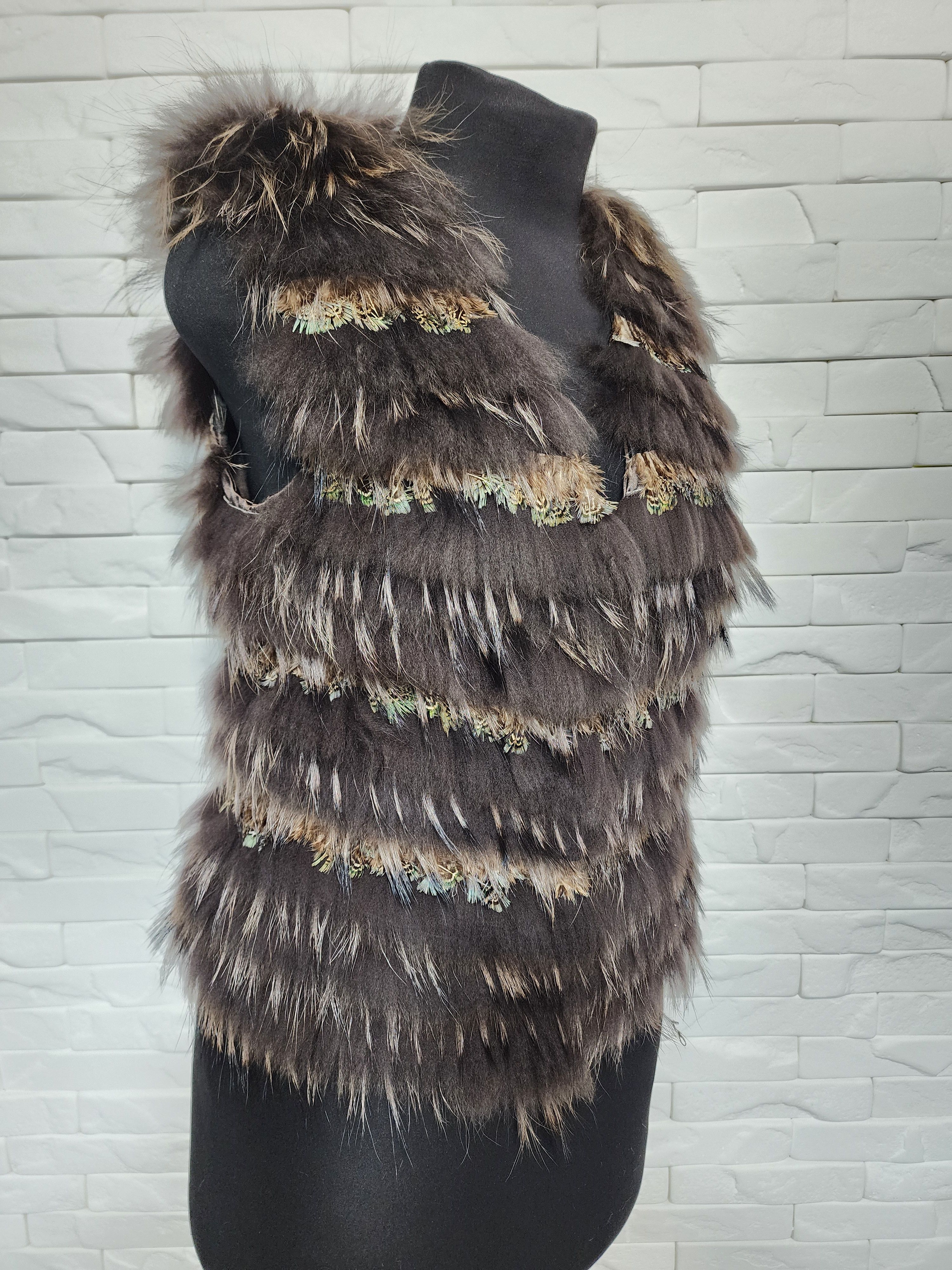 Designer Women's vest made of genuine fluffy fur and feathers. Size M / US 6-8 / IT 42-44 - 2 Thumbnail