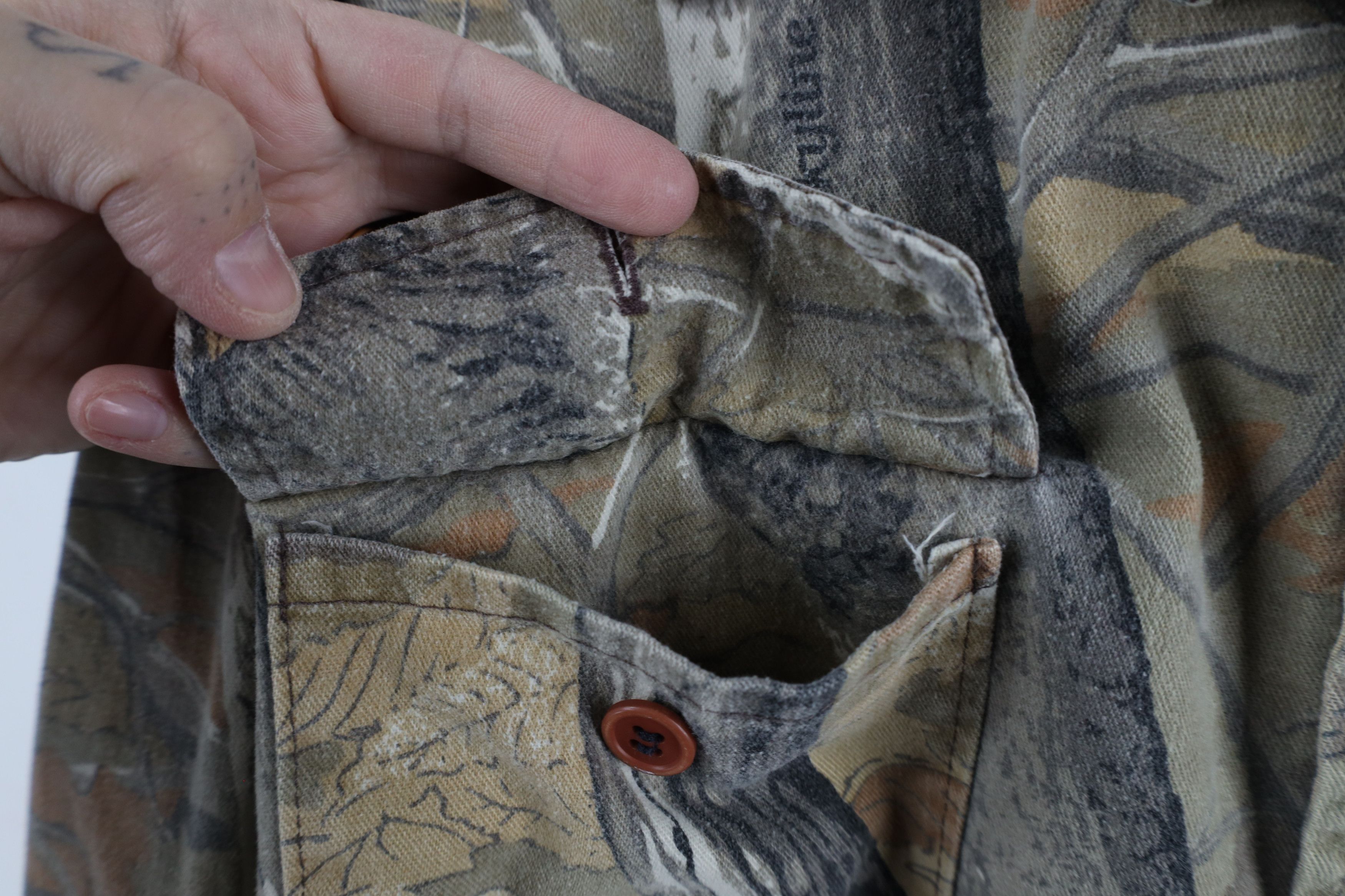 Vintage Vintage 90s Streetwear Camouflage Flannel Button Shirt USA Size US L / EU 52-54 / 3 - 4 Thumbnail