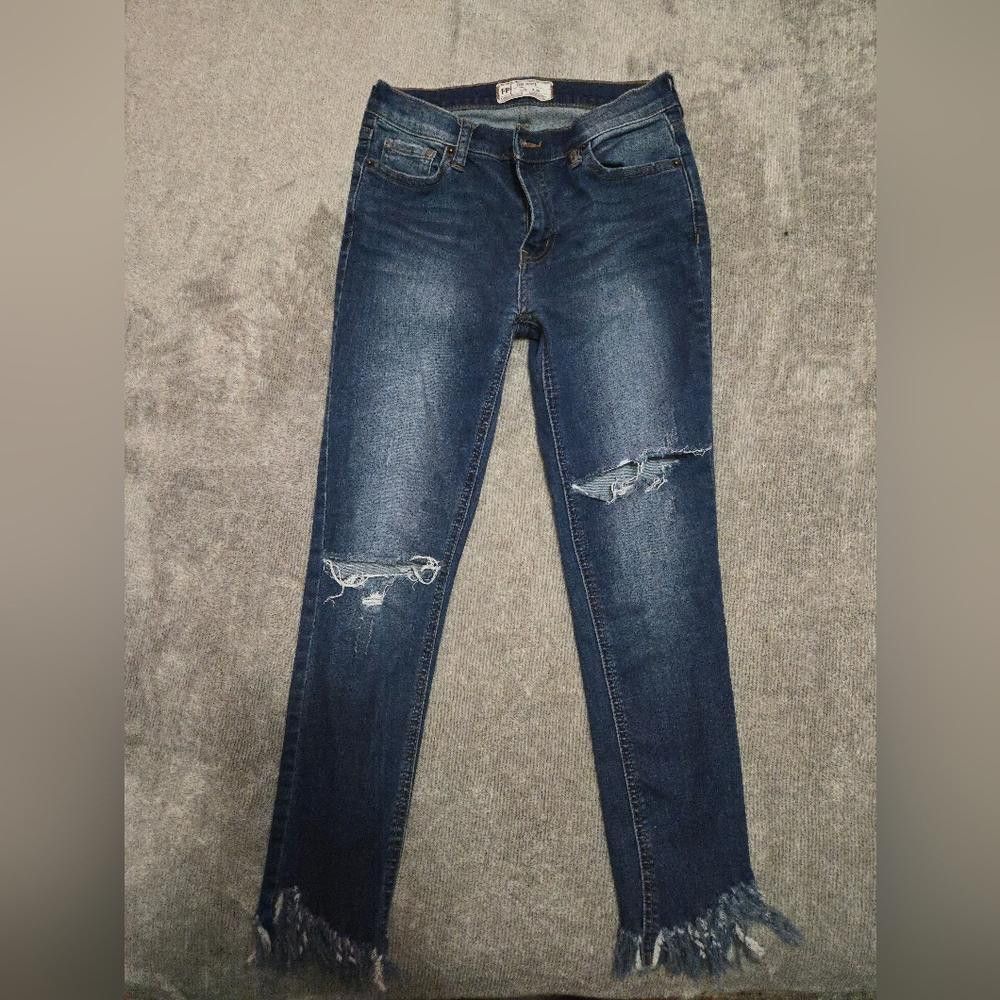 Free People Free People Distressed Crop Jean Size 26" / US 2 / IT 38 - 1 Thumbnail