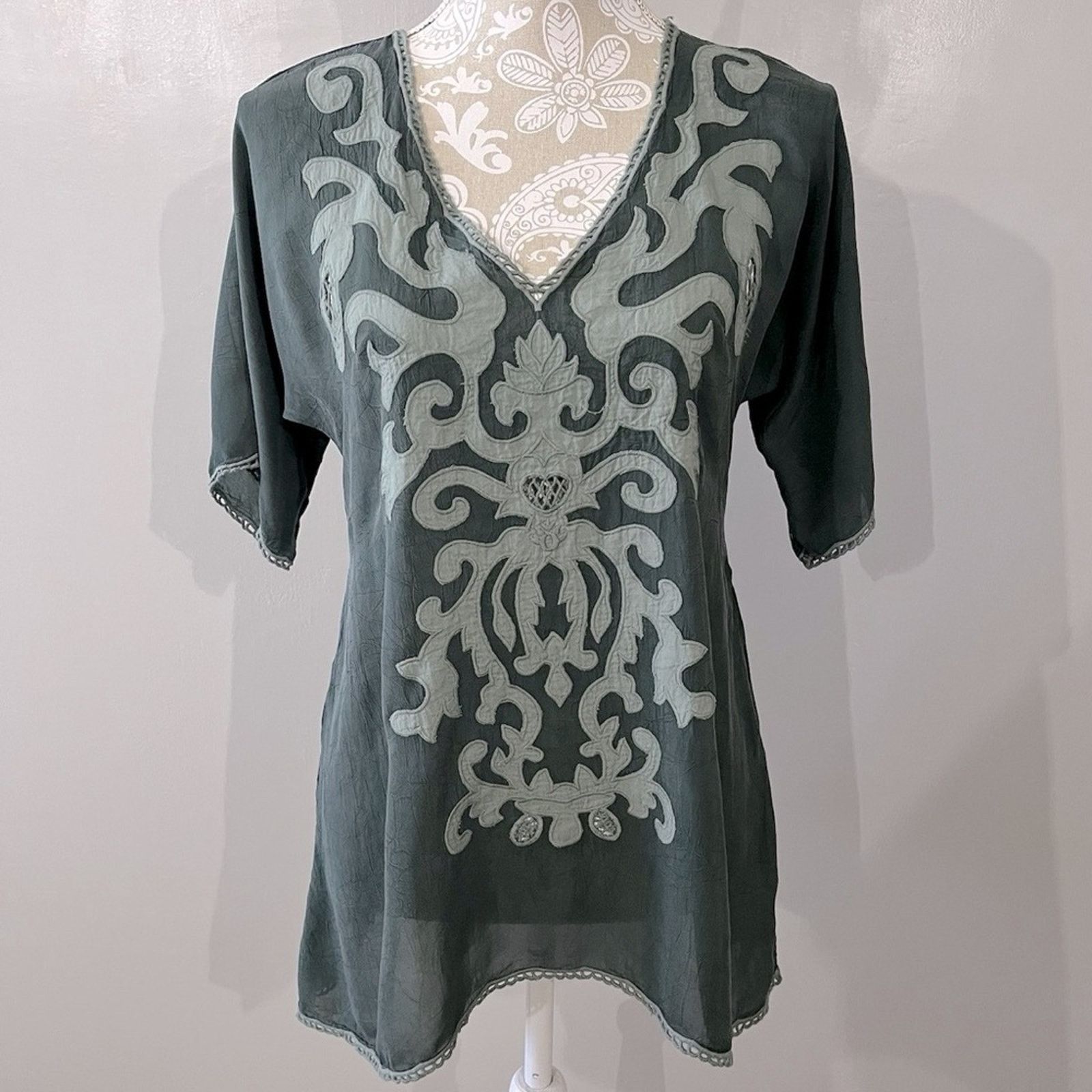 Johnny Was JOHNNY WAS Embroidered Harley Short Sleeve Flowy Top XS Size XS / US 0-2 / IT 36-38 - 1 Thumbnail