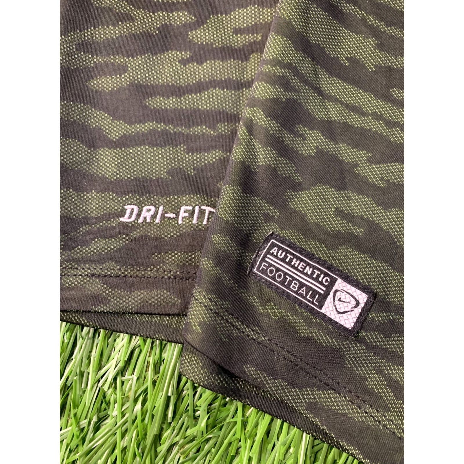 Nike Nike Dri-FIT Football Shirt Men Size S Dark Green Neon - Nike Flash Jersey, Short Sleeve, Crew Neck, Polyester, 2010s Football Tee Size US S / EU 44-46 / 1 - 4 Thumbnail