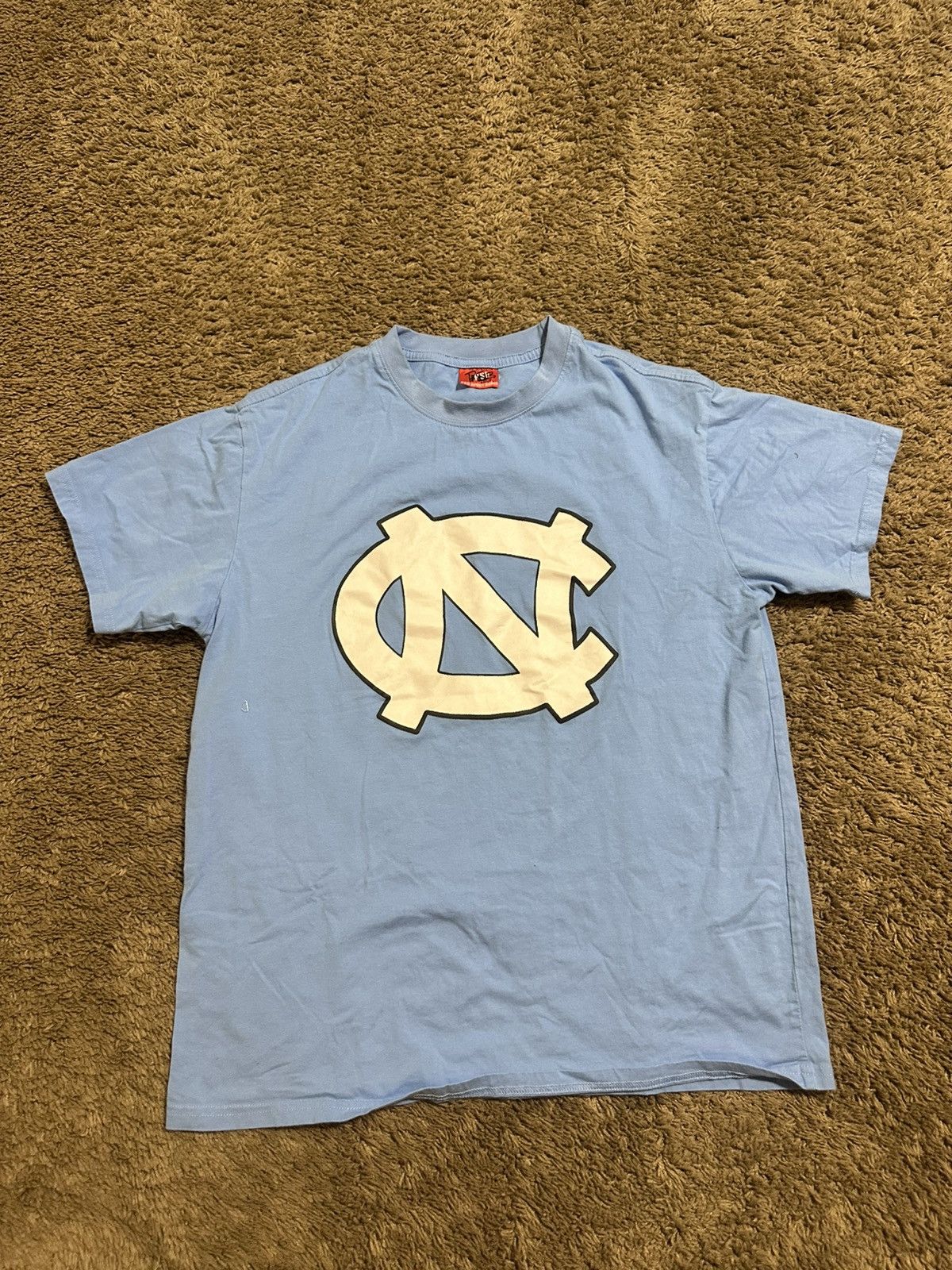 NCAA Vintage NCAA North Carolina “ big face” shirt 90s size large Size US L / EU 52-54 / 3 - 1 Thumbnail