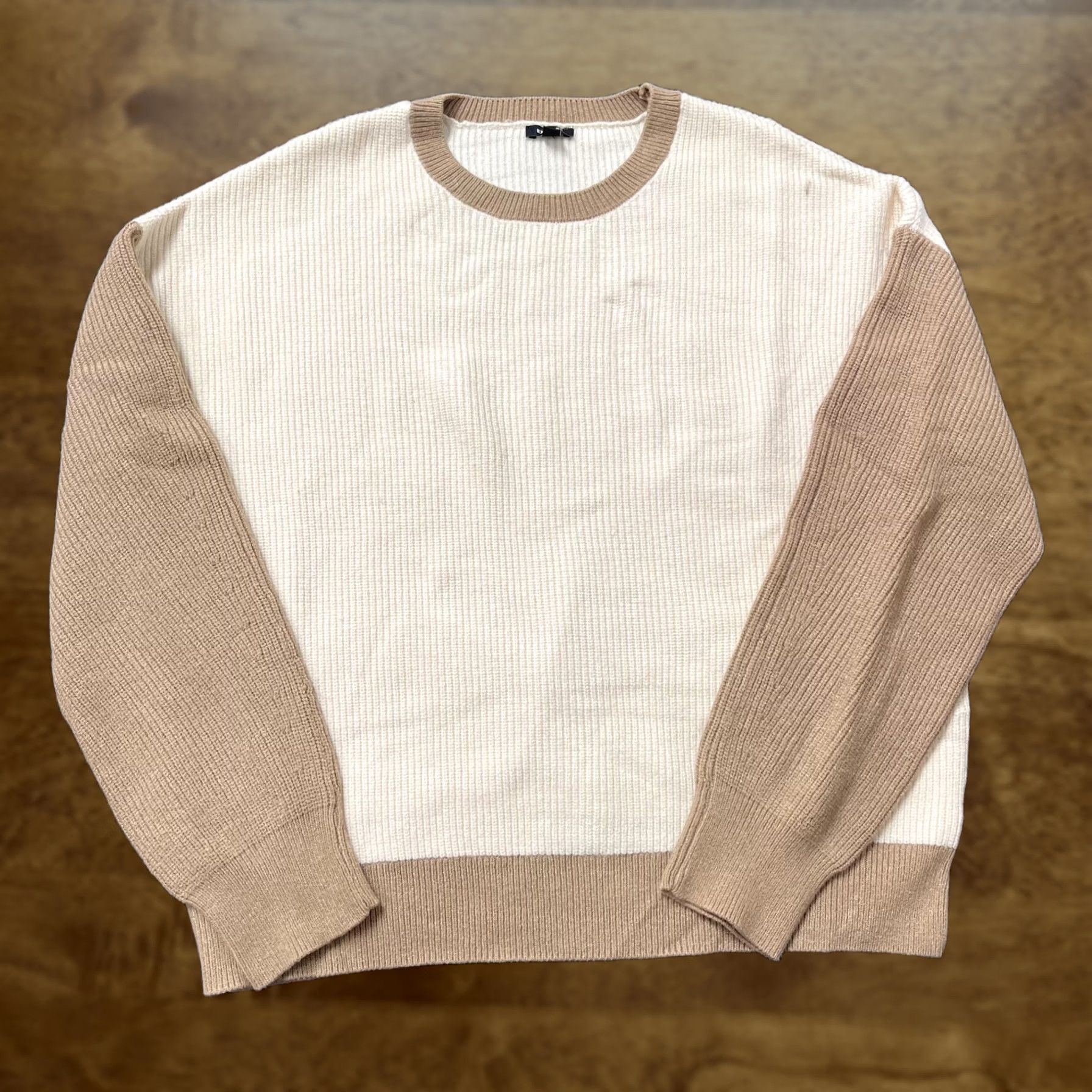Express Express Sweater Womens Medium White Tan Ribbed Knit Crew Neck Pullover Top Size M / US 6-8 / IT 42-44 - 1 Thumbnail