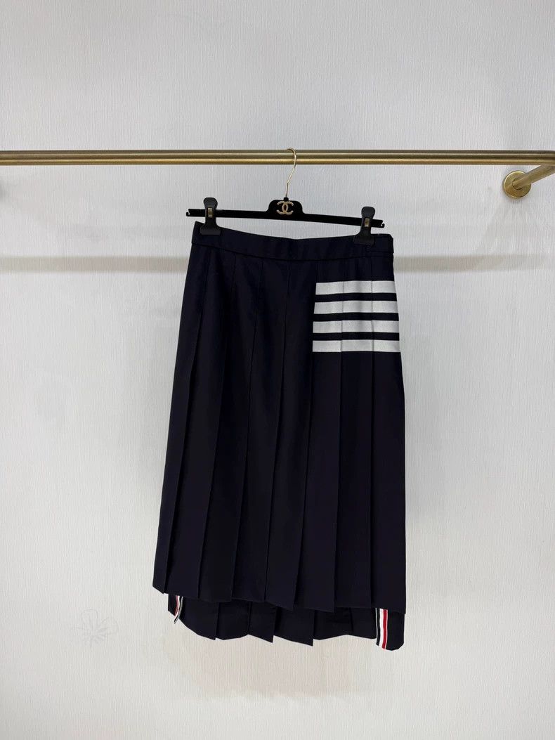 Thom Browne Thom Browne Pleated Wool Skirt for Autumn/Winter - dmc Size US 31 - 1 Thumbnail