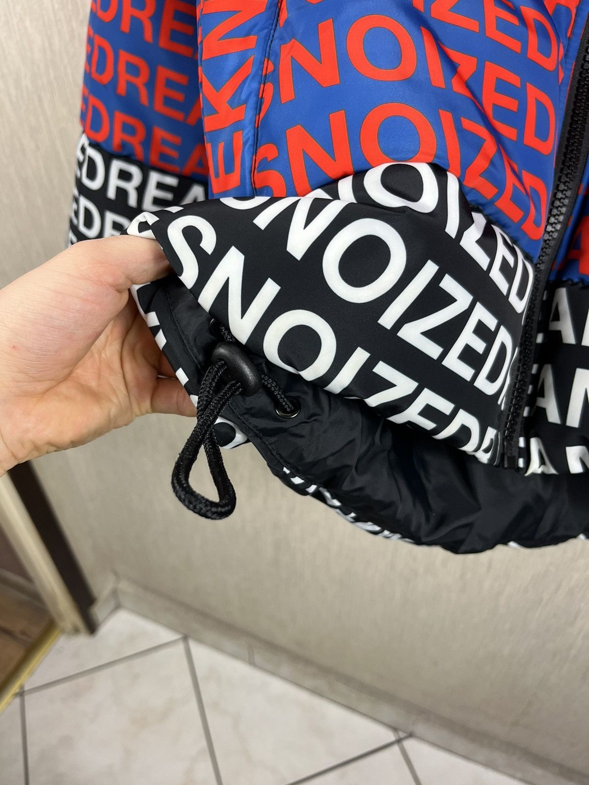 Diesel Diesel puffer boxy oversized down jacket full print words Size US S / EU 44-46 / 1 - 14 Thumbnail