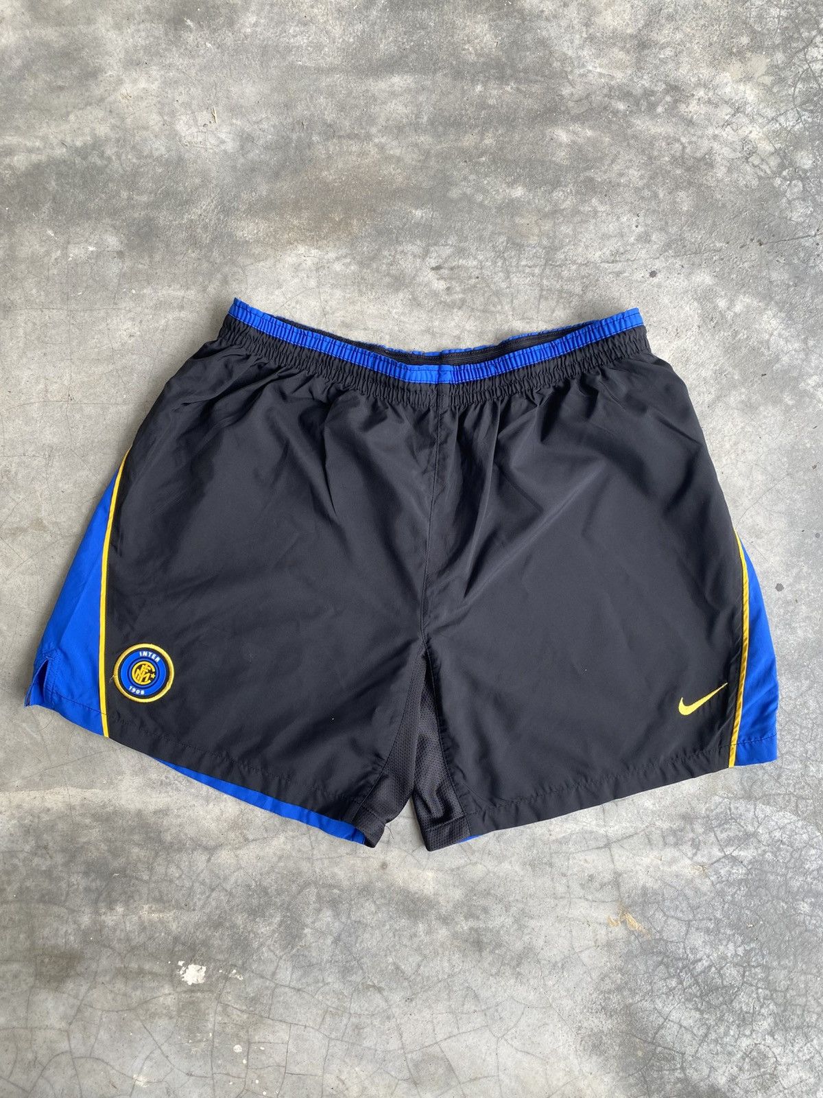 Nike Vintage Nike Inter Milan 2000-2002 shorts Size US 32 / EU 48 - 1 Thumbnail