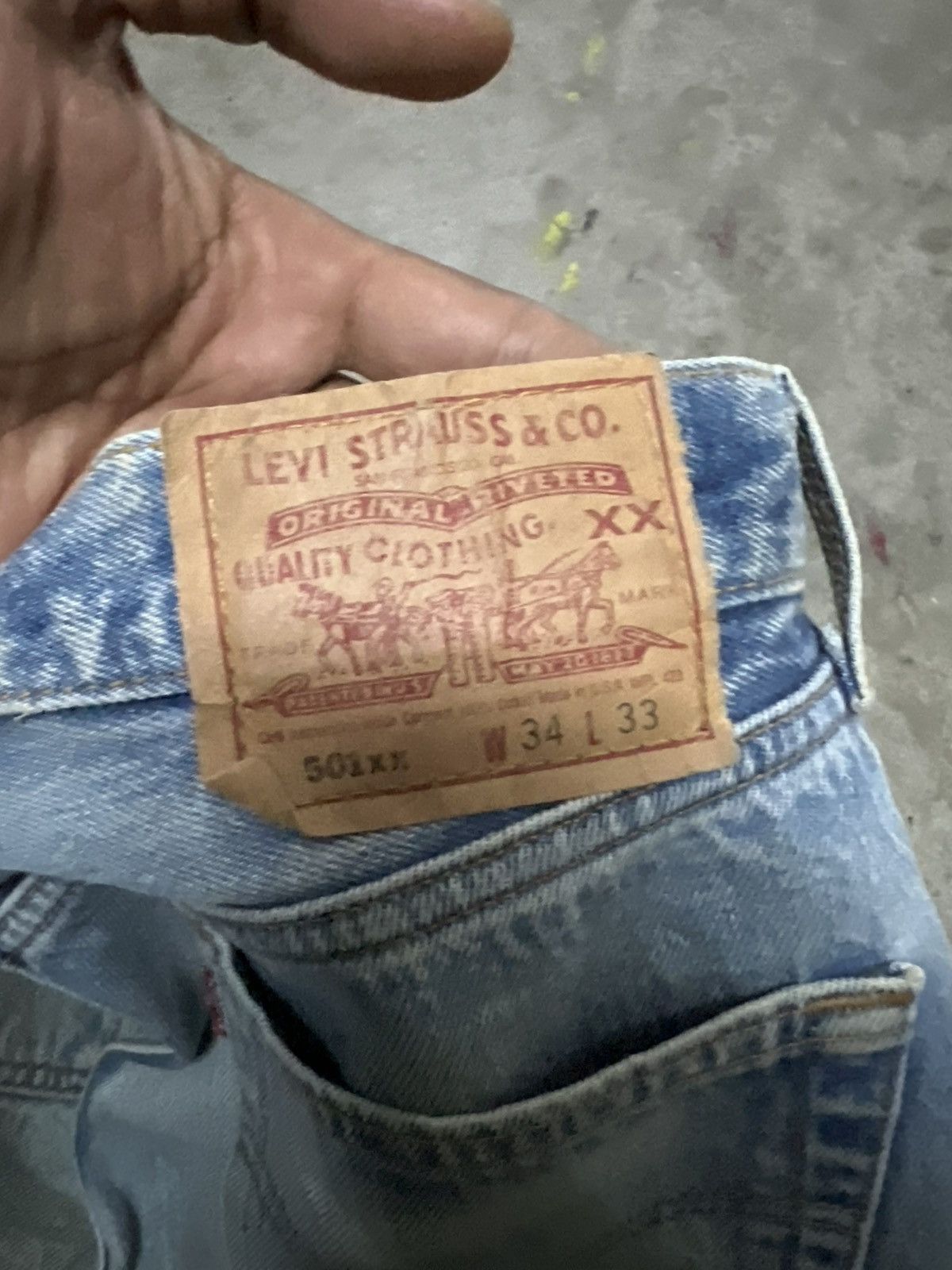 Levi's × Vintage VINTAGE LEVIS 501 KURT KOBAIN DISTRESSED DENIM PANT Size US 31 - 13 Thumbnail