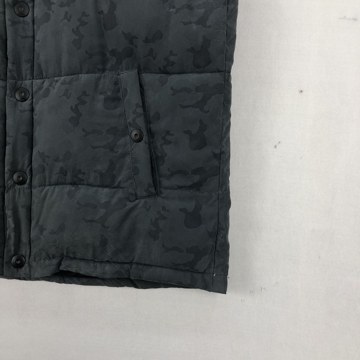 Vanquish Vintage 2000s Vanquish Tokyo Camo Puffer Vest Size US M / EU 48-50 / 2 - 3 Thumbnail
