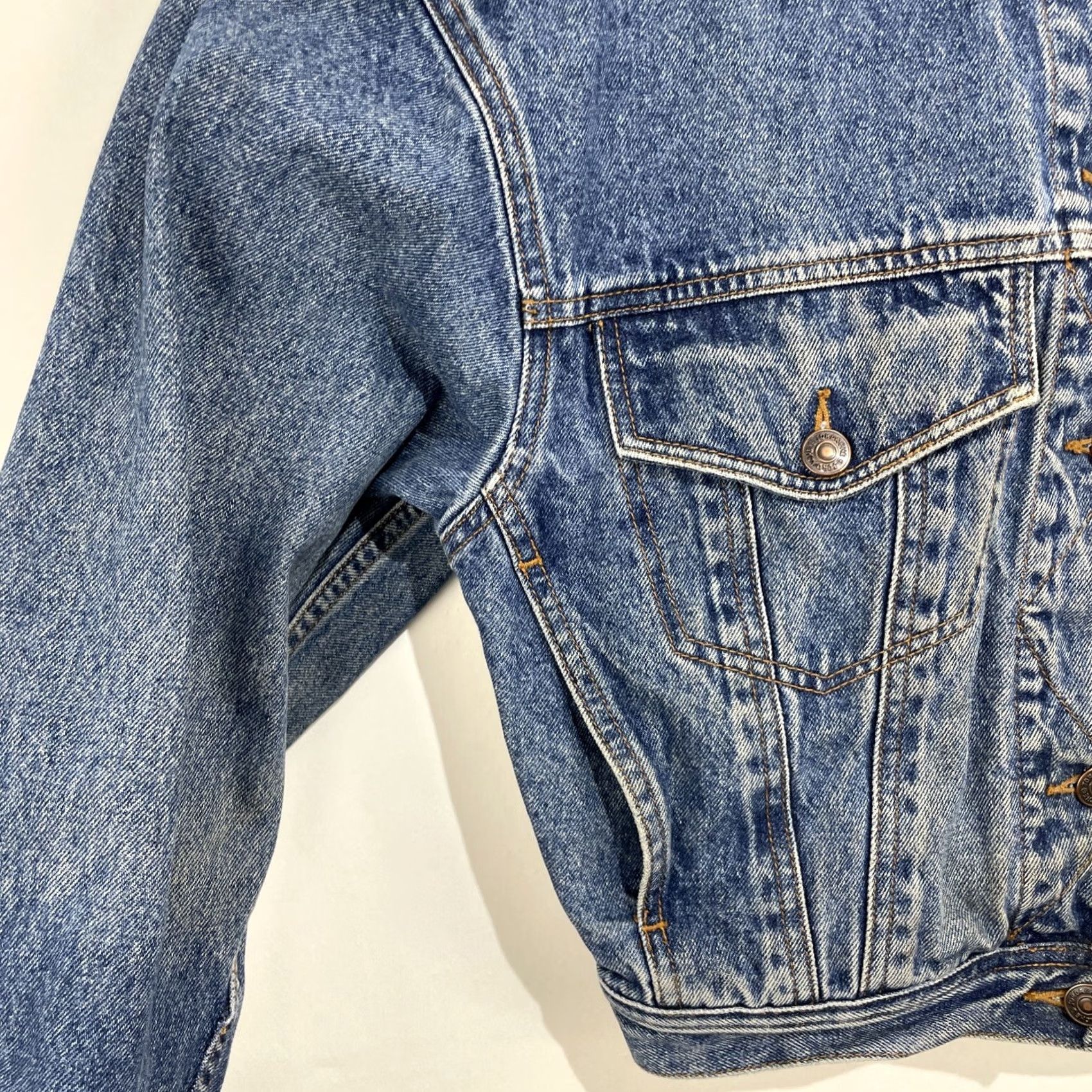 Jordache VINTAGE Jordache Blue Jean Denim Jacket Basic Cropped Women's M Distressed Size 32" / US 10 / IT 46 - 7 Thumbnail
