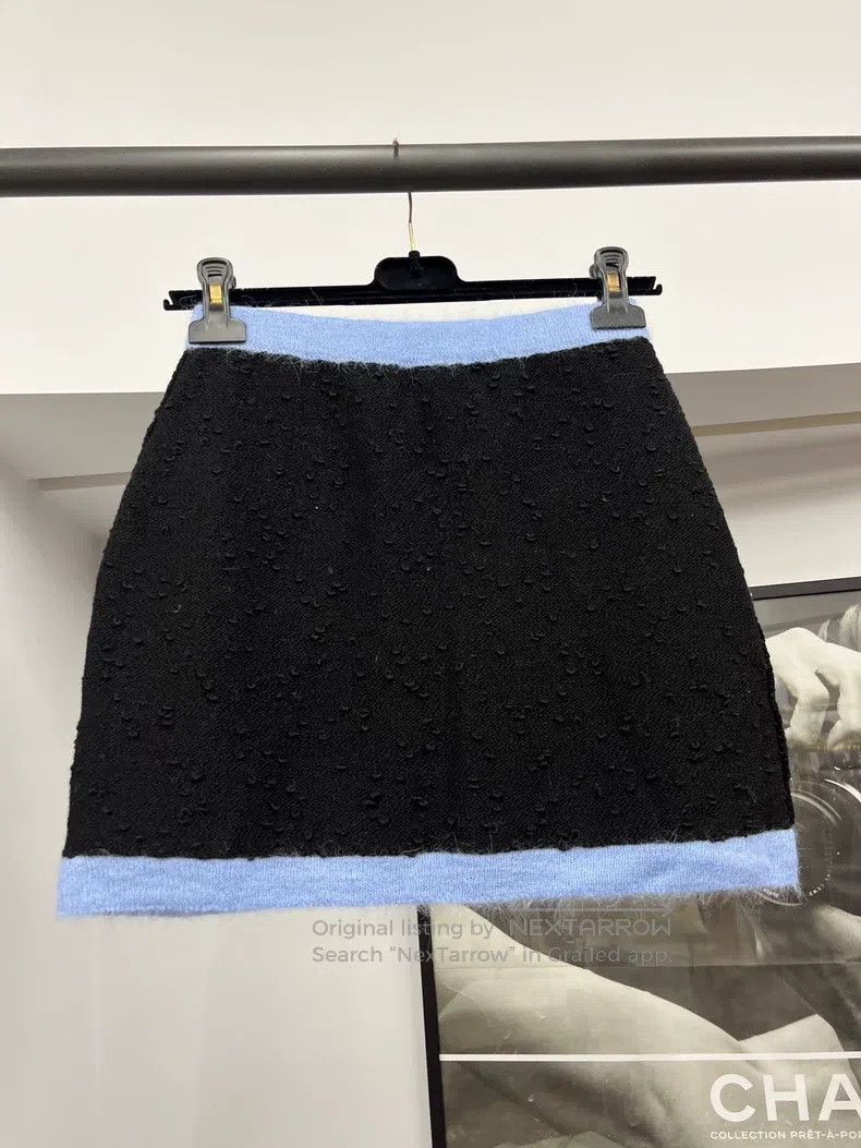 Chanel Chanel 24B blue and black colour-matched wool skirt Size 24" / US 00 / IT 34 - 3 Thumbnail