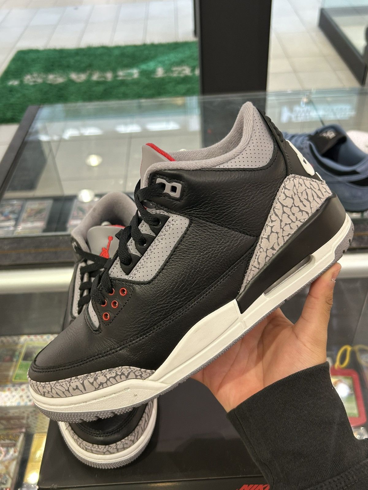 Jordan Brand Jordan 3 black cement 2024 Size US 9 / EU 42 - 2 Thumbnail