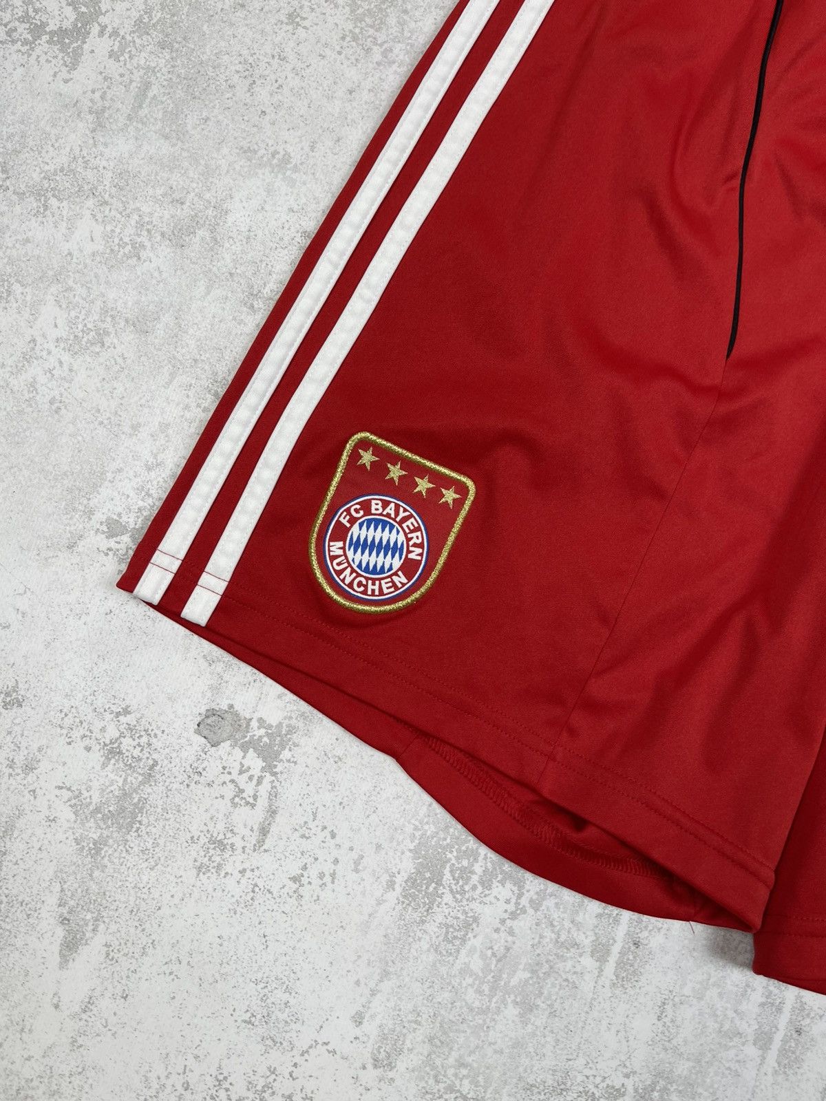 Adidas Adidas FC Bayern Munich 2010/11 Home ClimaCool Shorts Size US 34 / EU 50 - 2 Thumbnail